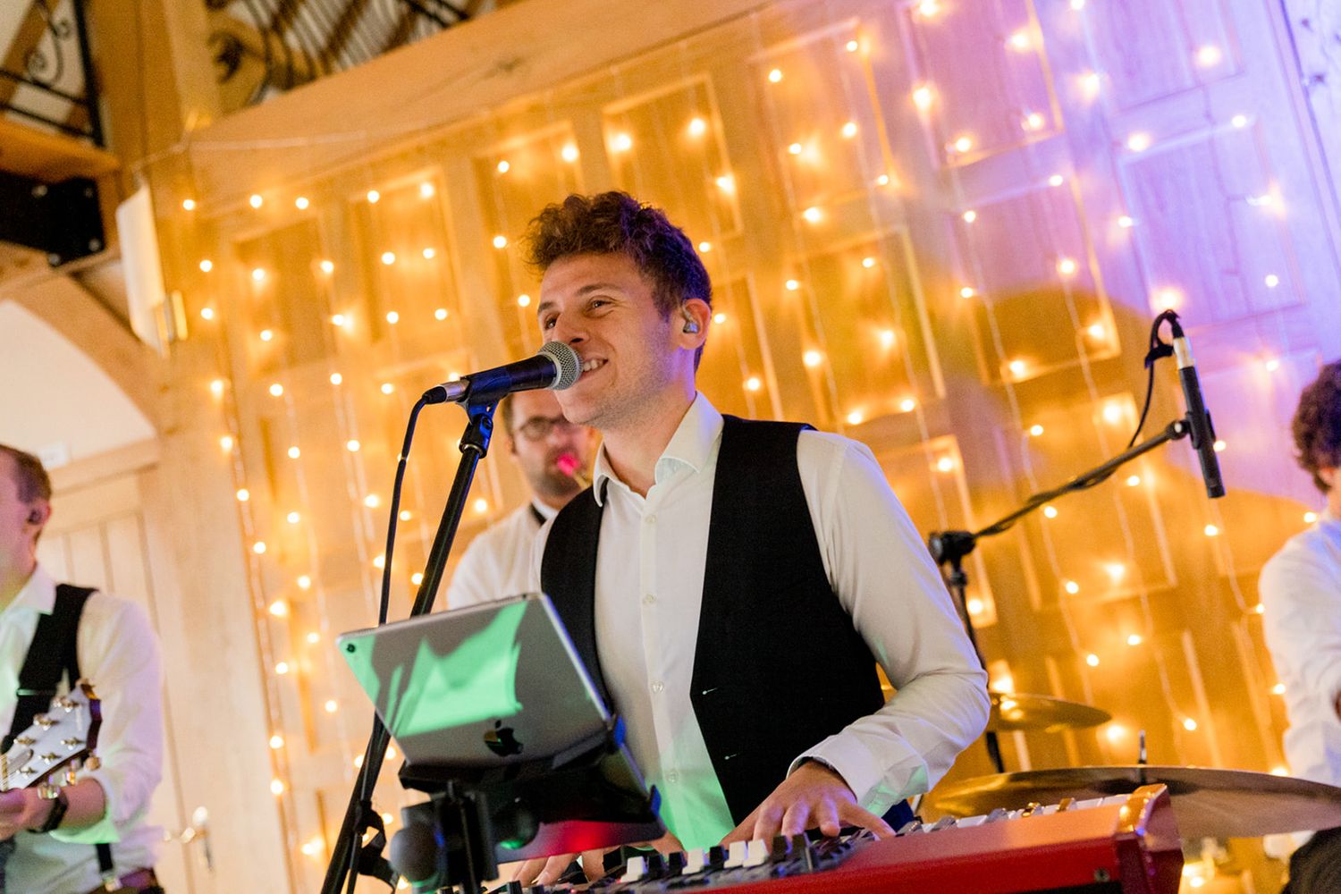 hampshire wedding band