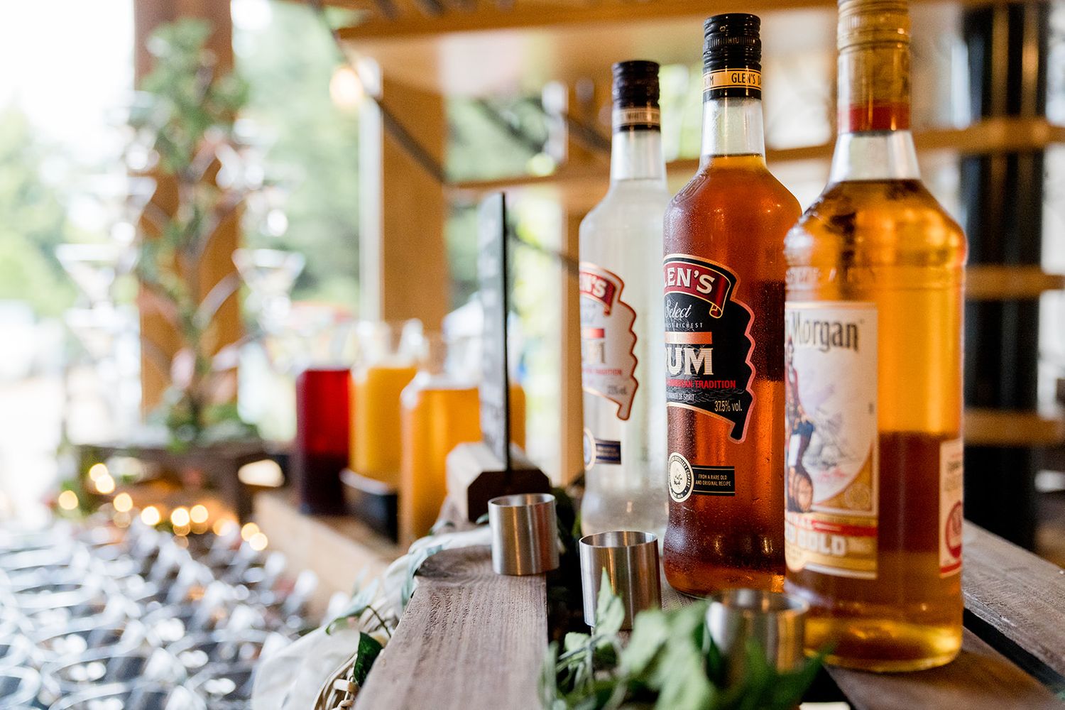 spiced rum wedding favours
