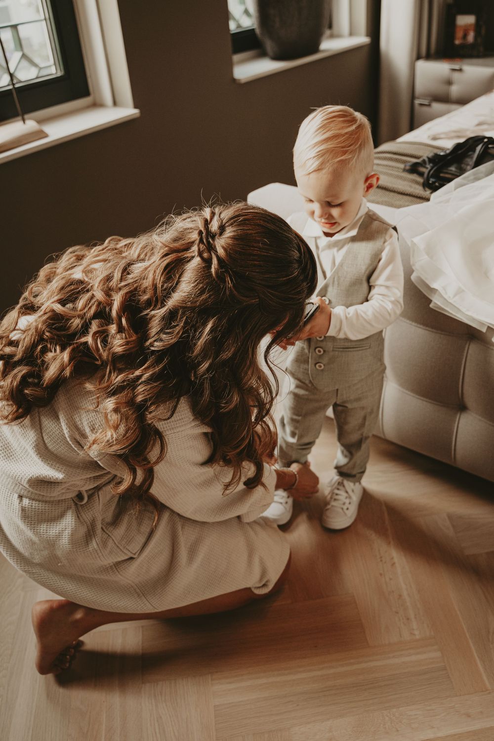 moeder en zoon trouwen