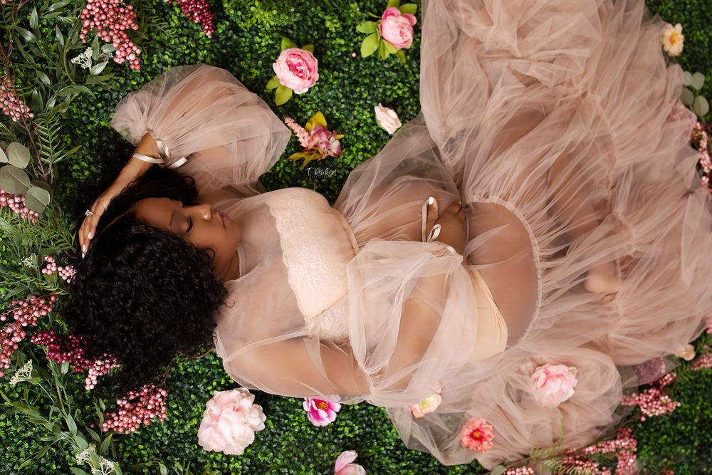 tulle maternity dress secret garden photographer