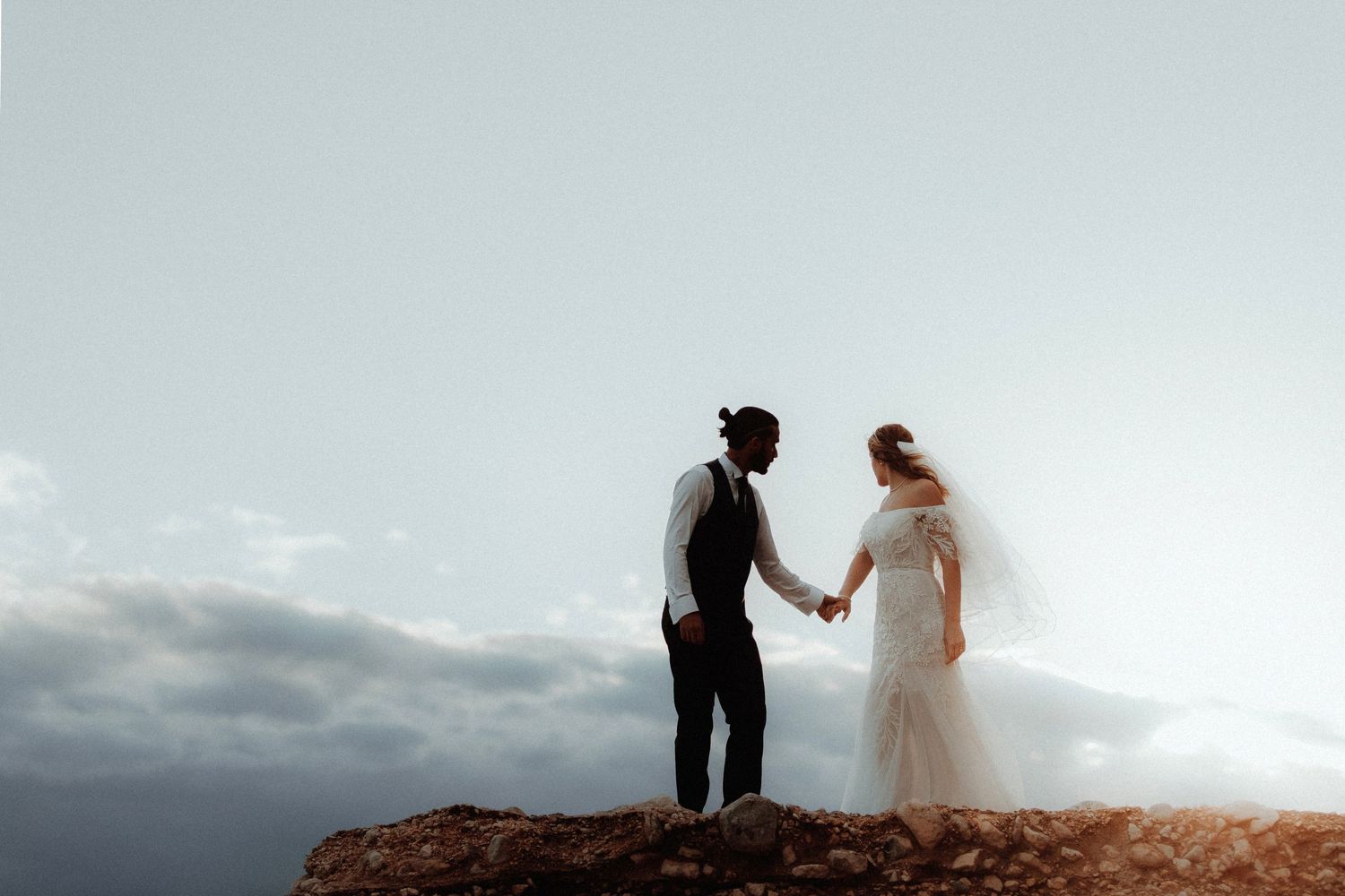 Puglia - couple - prematrimoniale - sessione di coppia - natura - mare - spiaggia- wedding photographer - matrimonio