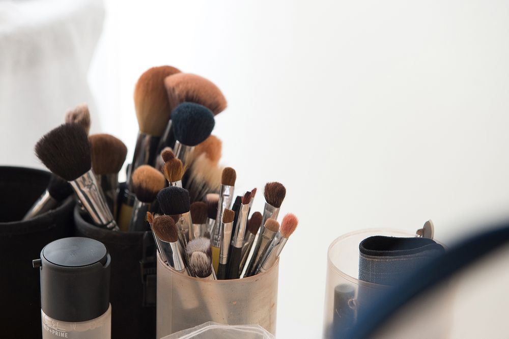 professional make up brushes during bride's preparation