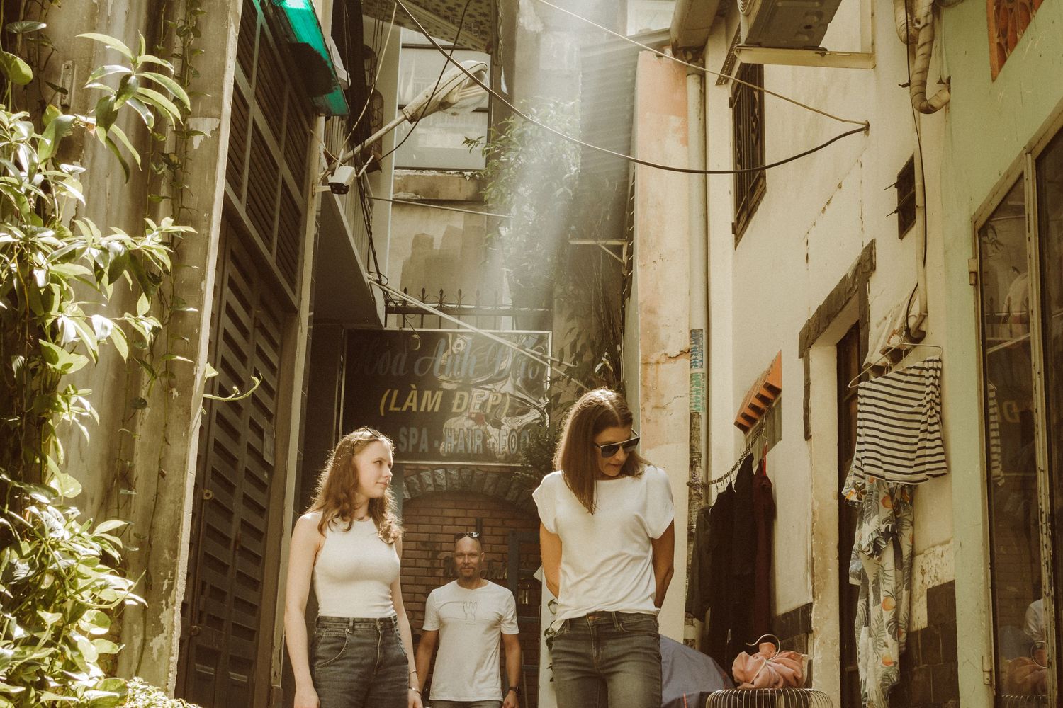 Family photoshoot in D1 Saigon by Anastasia Sokyrka Photography based in Vietnam