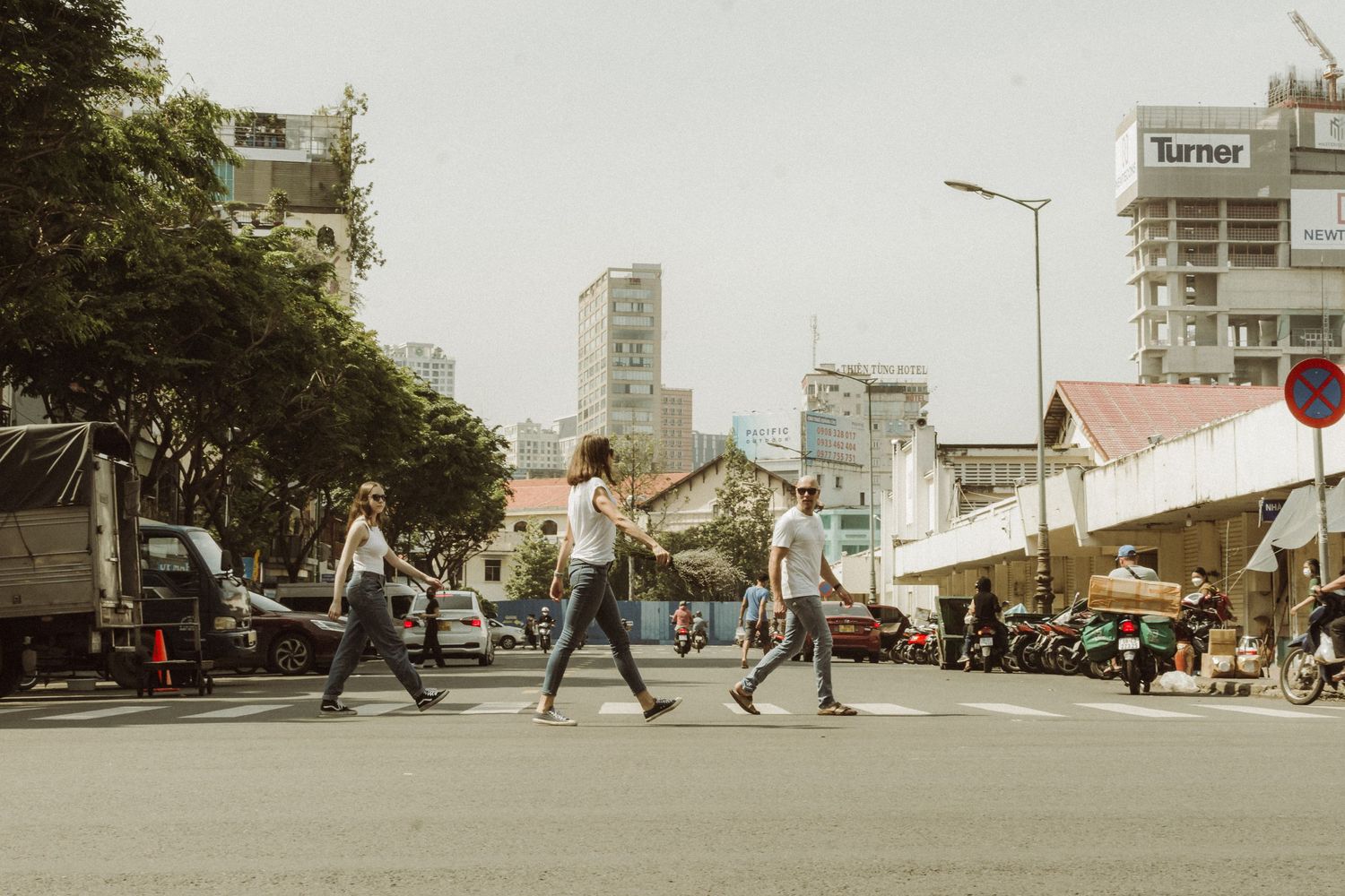 Family photoshoot in Ben Thanh Market in Saigon by Anastasia Sokyrka Photography based in Vietnam
