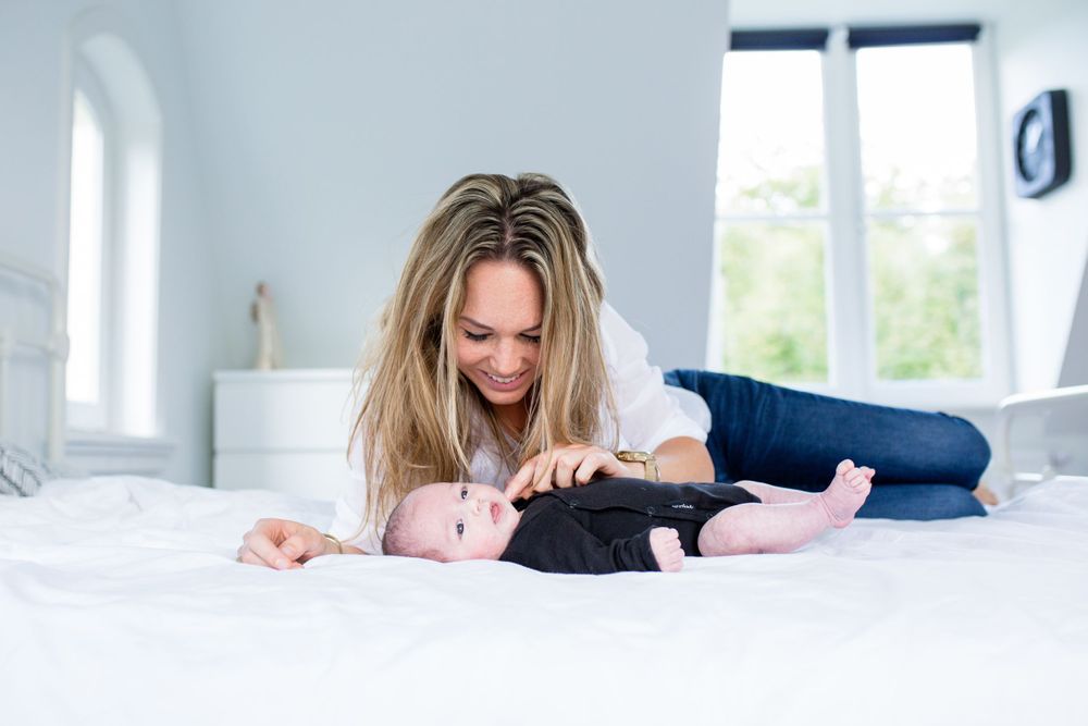 Lifestyle newborn shoot thuis