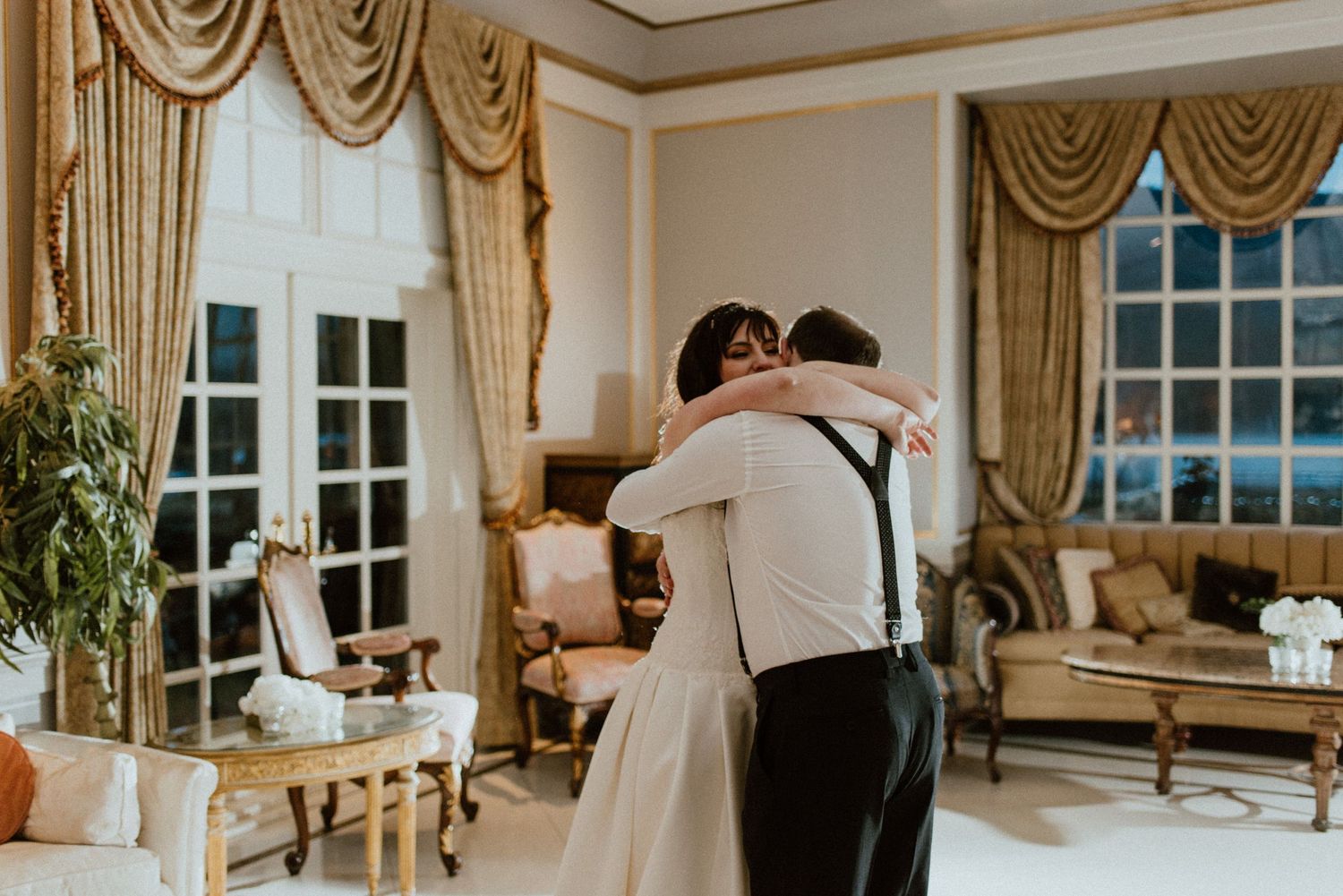 wedding-dance-first-dance-romantic-ballroom-wedding-rowena's-inn