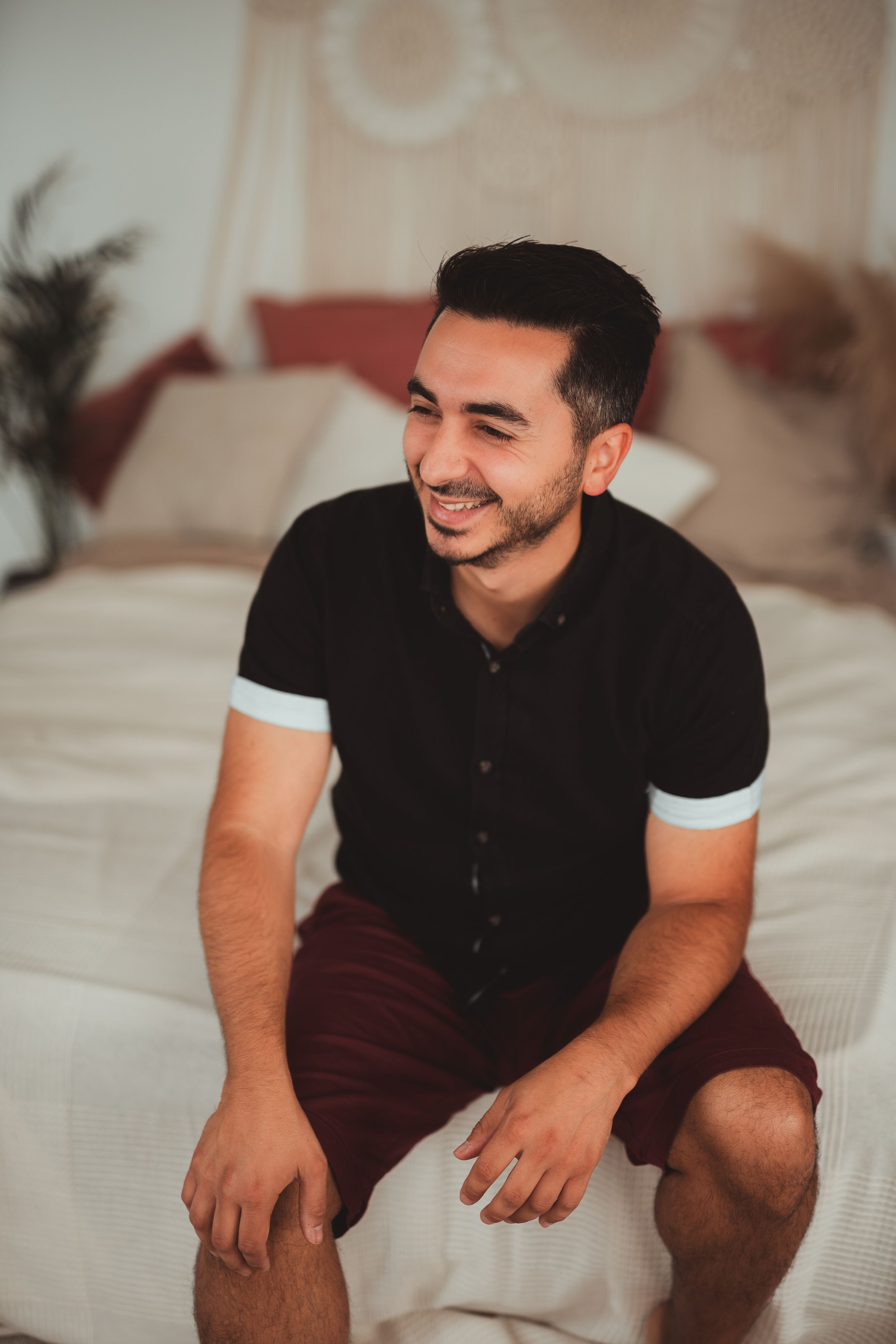 Luca Pistone, photographe, dans son studio à Baudour près de Mons en Belgique