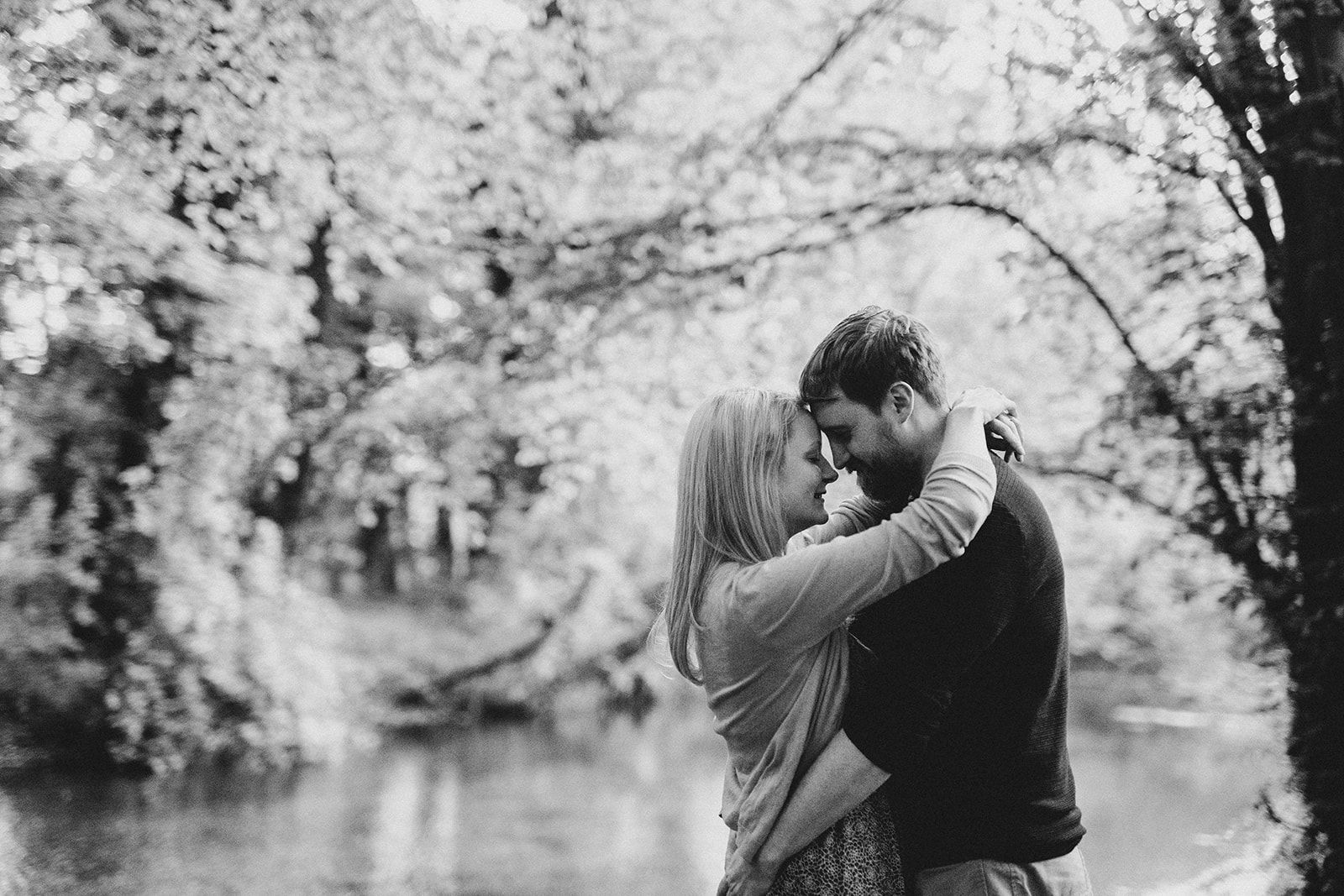 black and white engagement photos