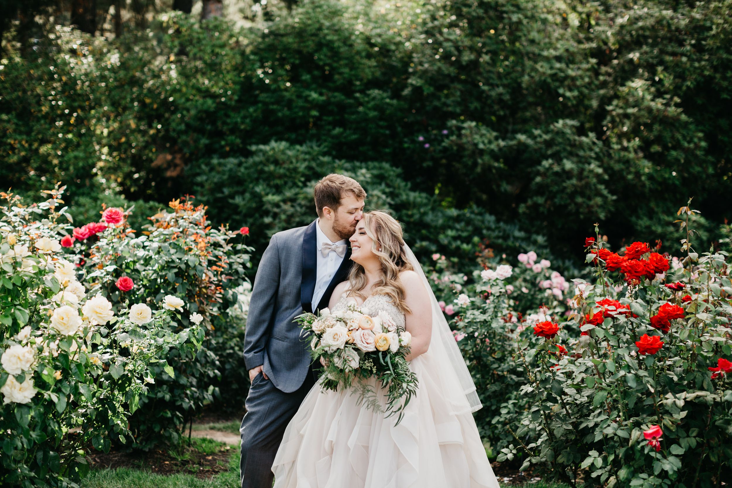 rose test garden wedding, Oregon wedding ideas, Portland wedding, rose garden wedding, Oregon wedding photographer,