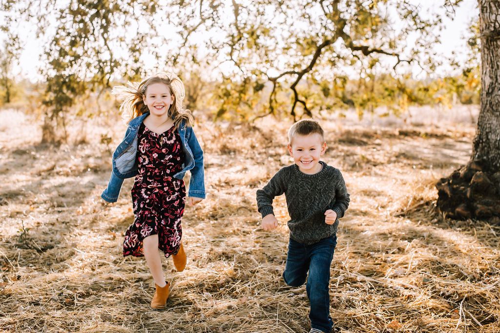 How to prepare your children for a Sonoma County photography session- dos and don'ts, how to dress, and what to know!