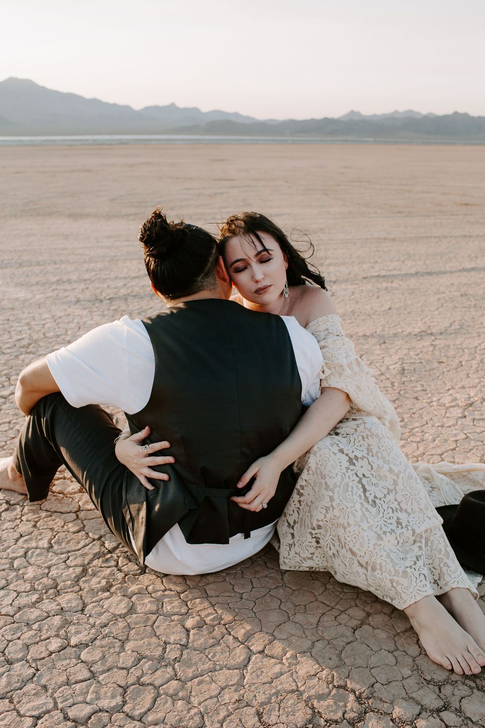 couple embracing in las Vegas