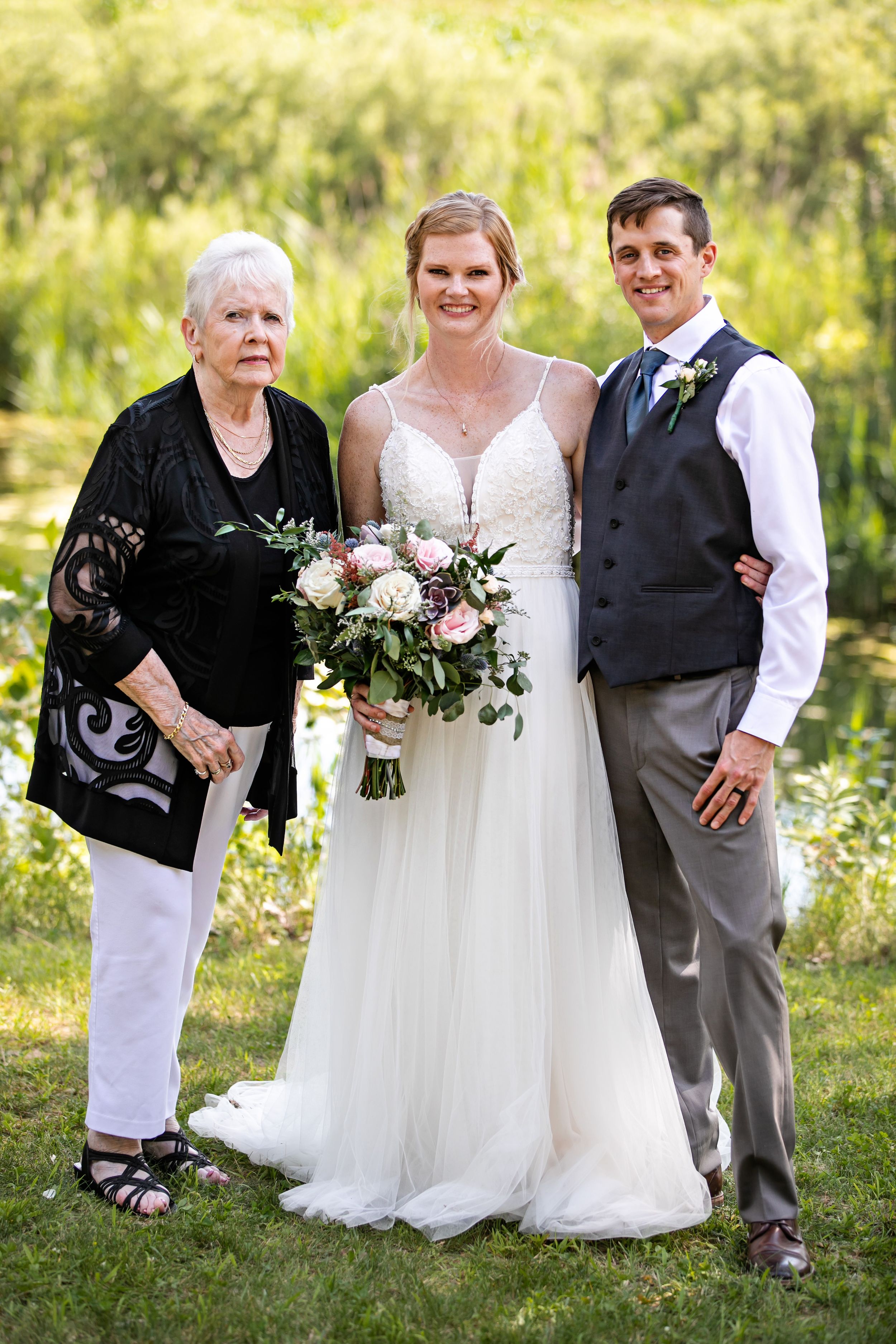 Charming rustic backyard wedding in Mount Brydges Ontario by London photographer Shawn Van Daele