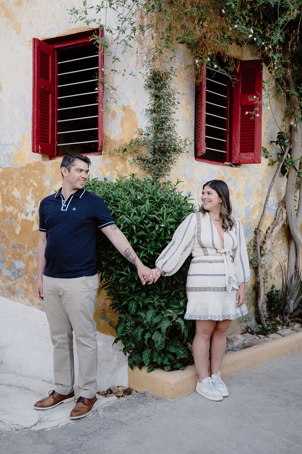intimate couple photoshoot in Plaka Athens center