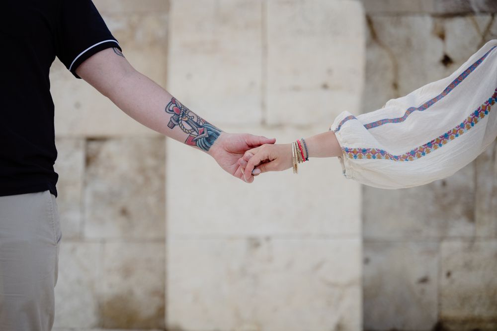 intimate couple photoshoot in Athens center