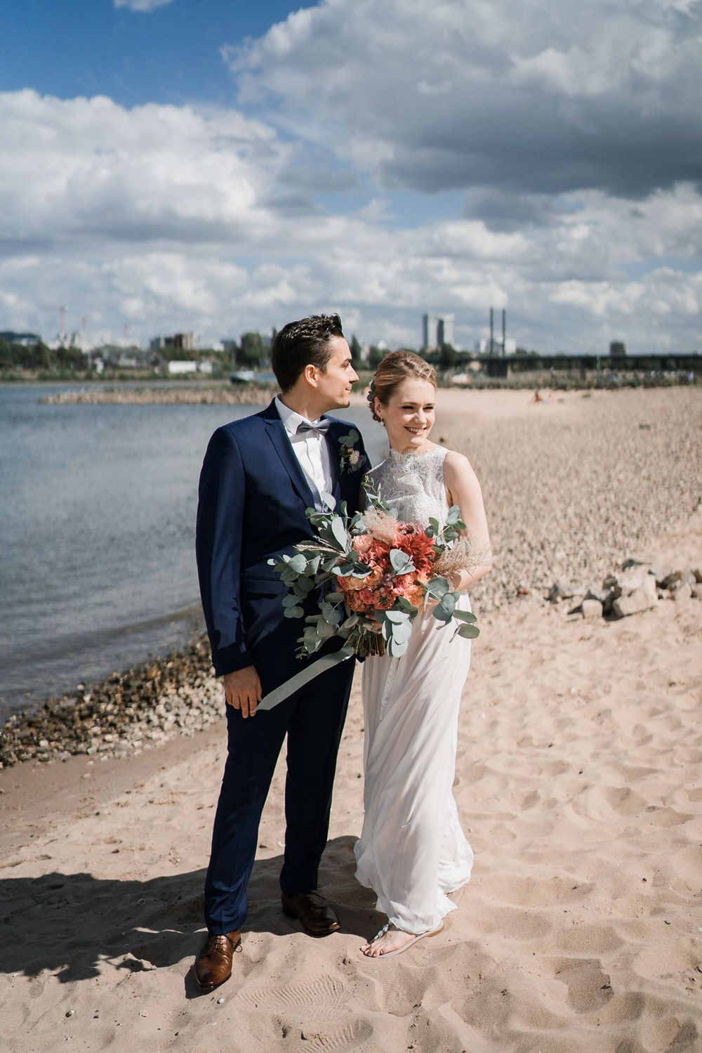 herrundfrauk hochzeit hausboot no.1 düsseldorf brautpaarshooting hochzeitslocation