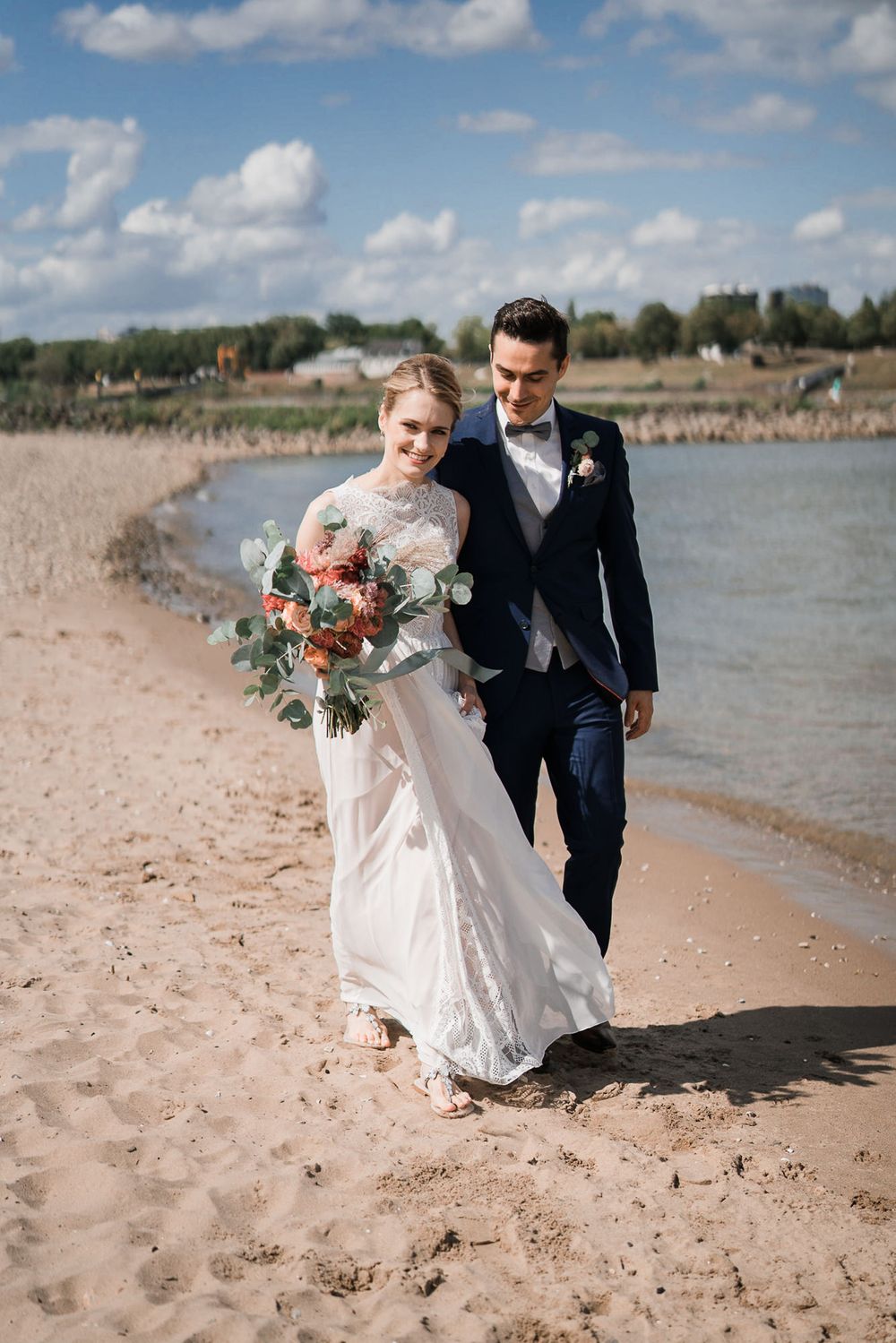 herrundfrauk hochzeit hausboot no.1 düsseldorf brautpaarshooting hochzeitslocation