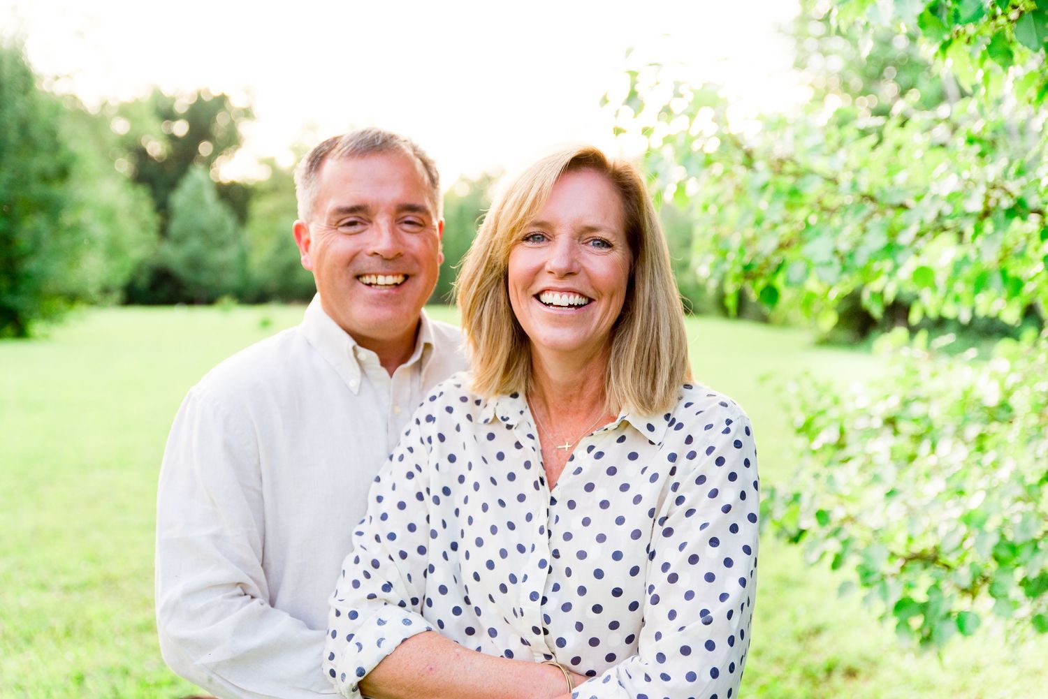 husband and wife, family photos, smiling, summer, outdoors, Cincinnati OH
