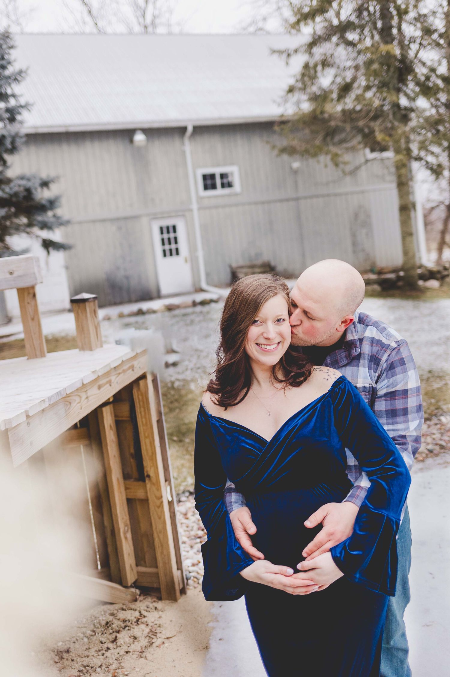 candid maternity photos winter