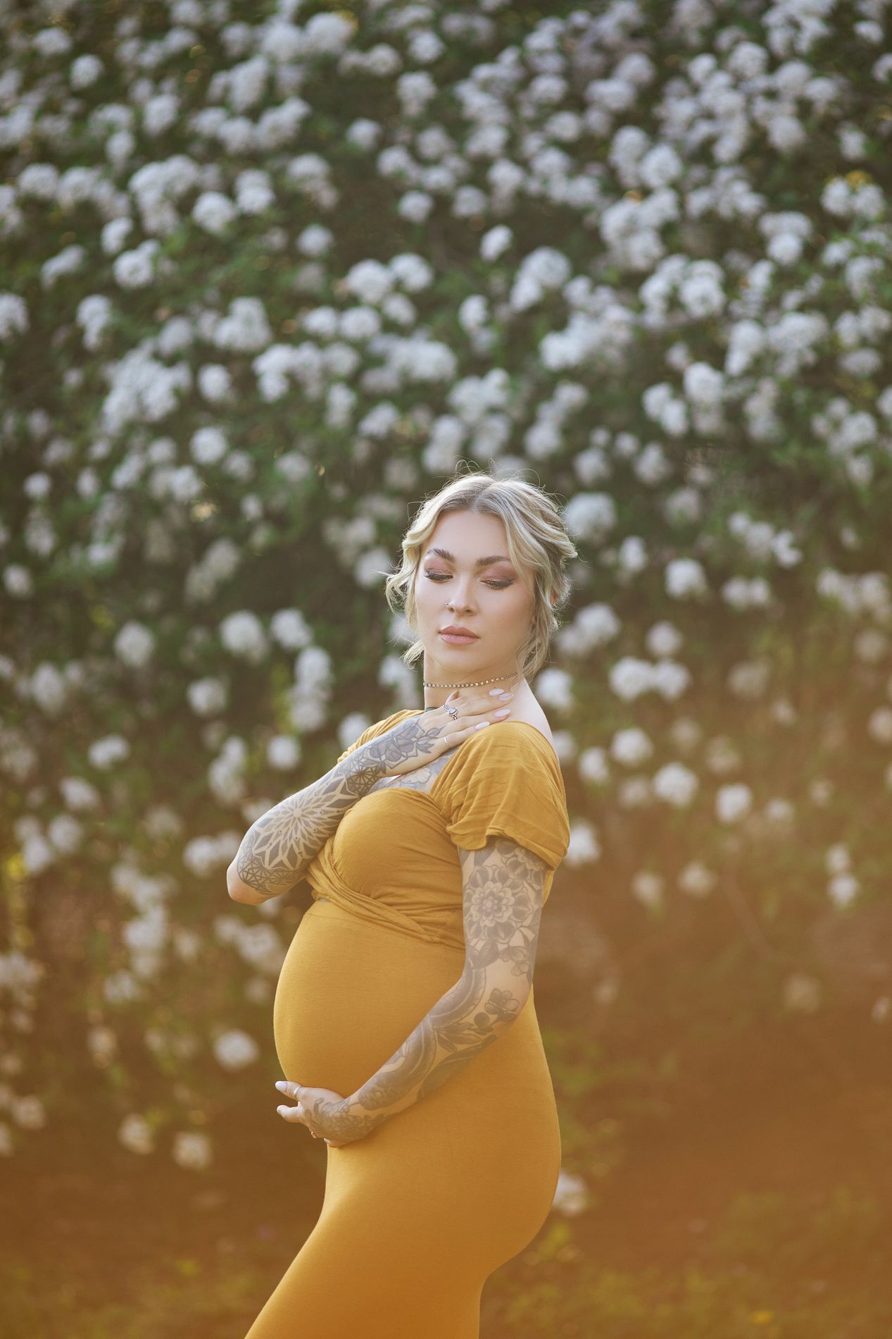 maternity photographer in new york nyc cherry blossom brooklyn queens manhattan long island stamford ct luxury picture
