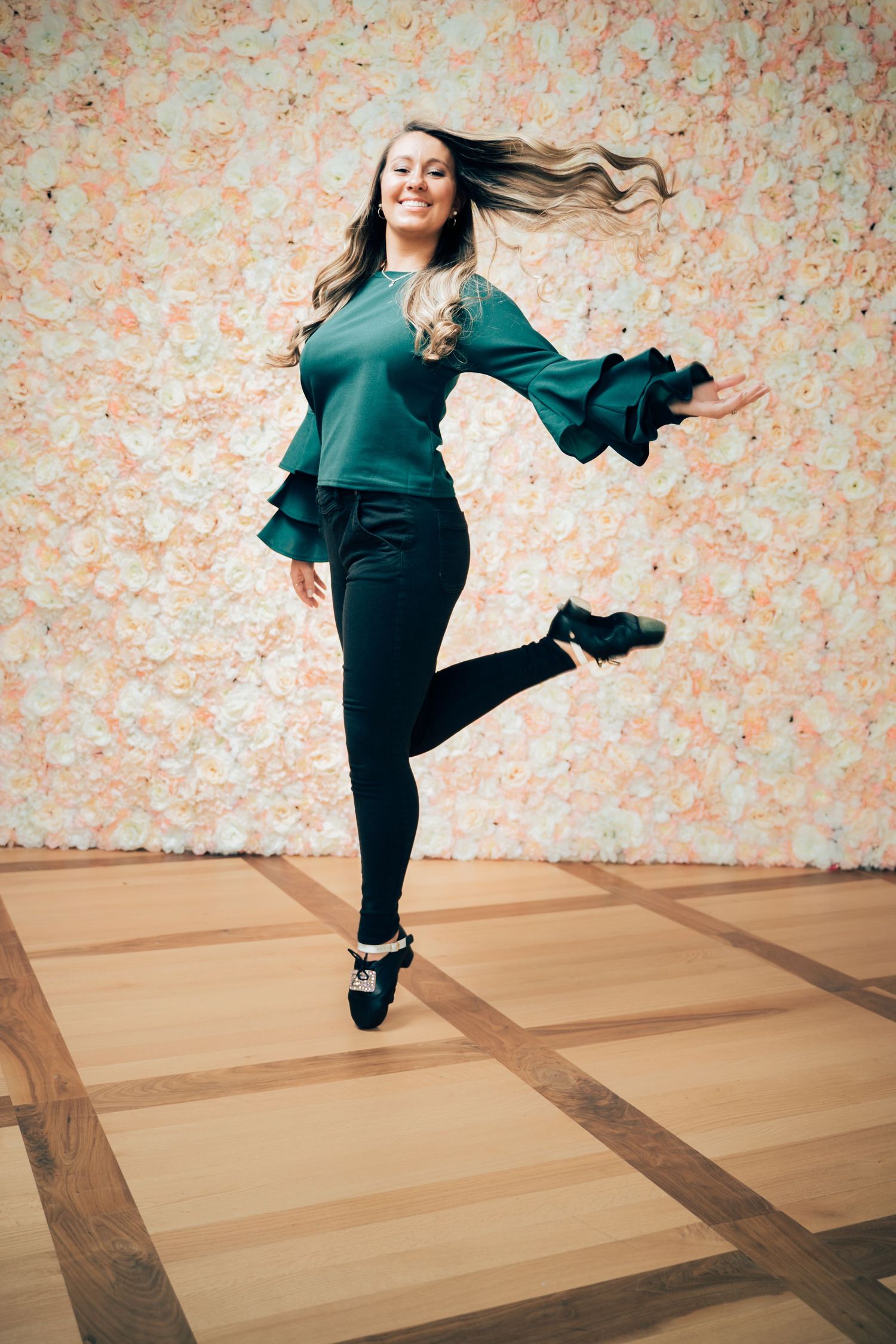 irish dancer hair flip, irish dancer studio photoshoot, chicago irish dance photoshoot in studio