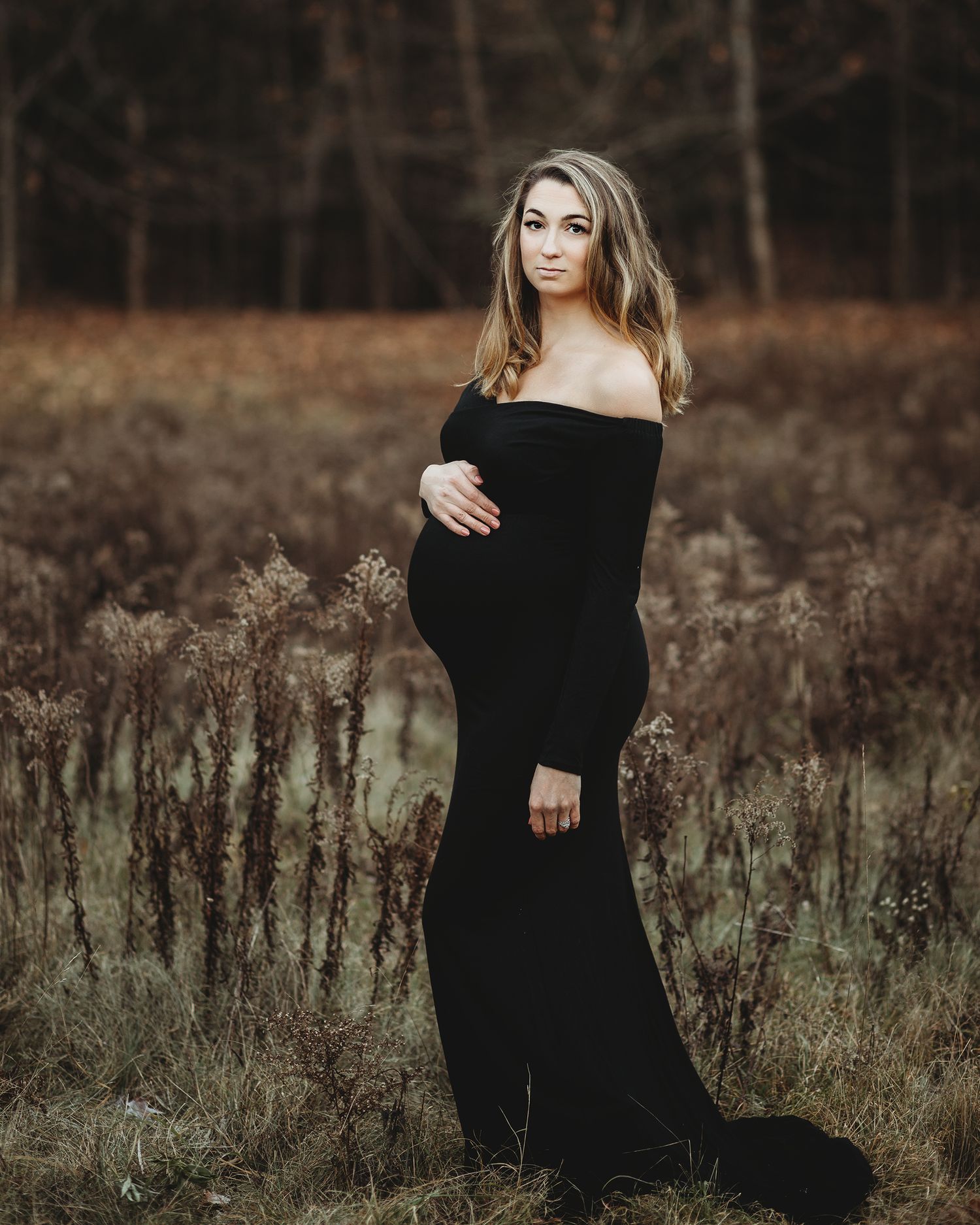 black dress maternity outdoor session fall session