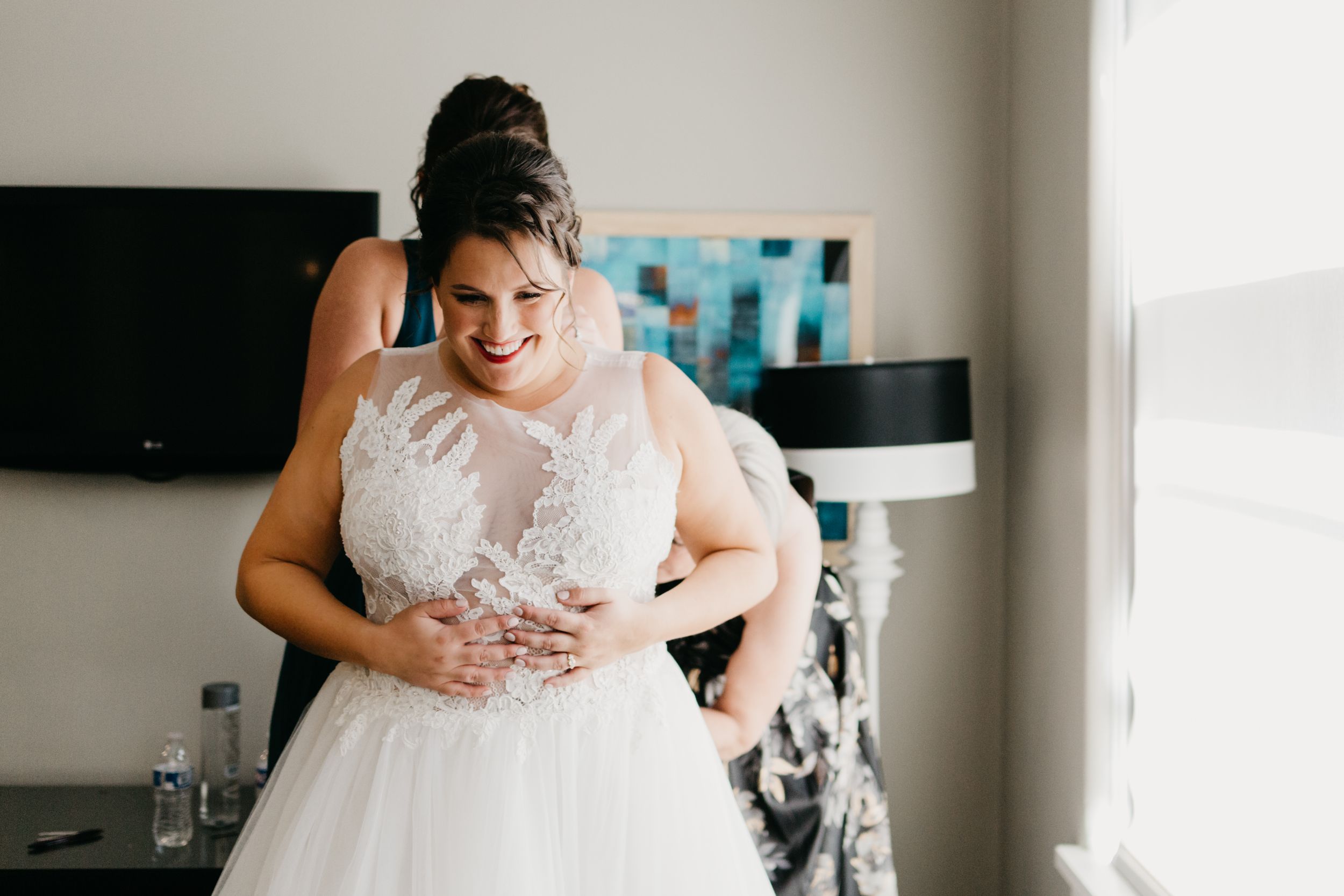 denver wedding, getting ready, bride, classic, beautiful, mansion, romantic, wedding, denver, ideas, inspiration