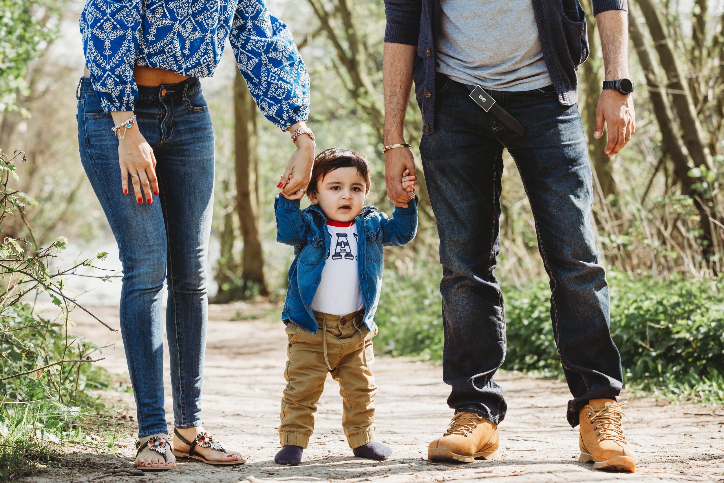 outdoor family photos Brentwood south weald country park