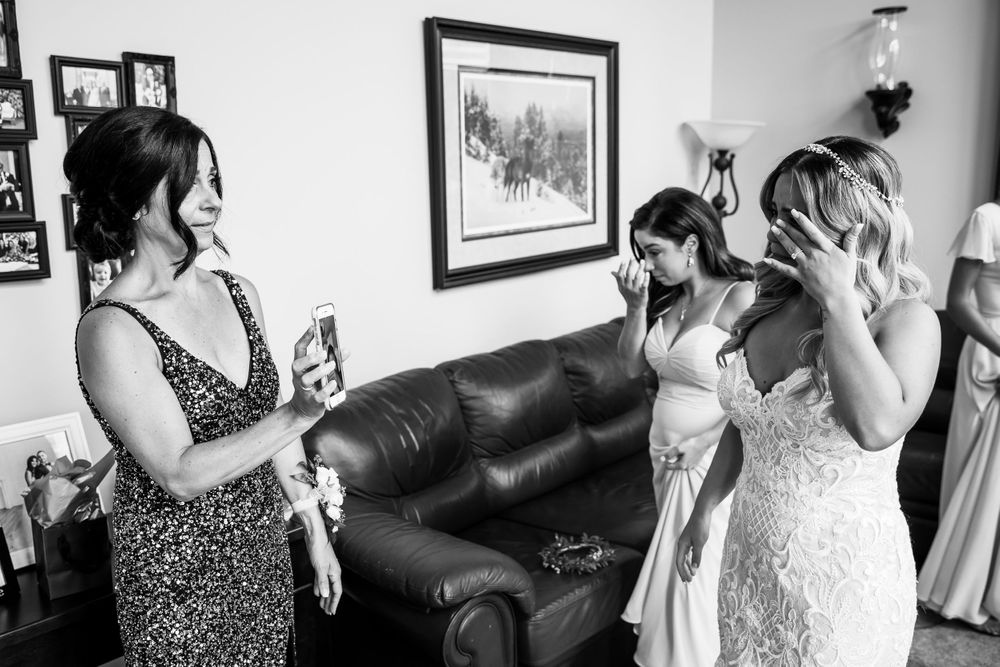Cute and quirky little wedding in Schomberg and Arlington Estate by photographer Shawn Van Daele