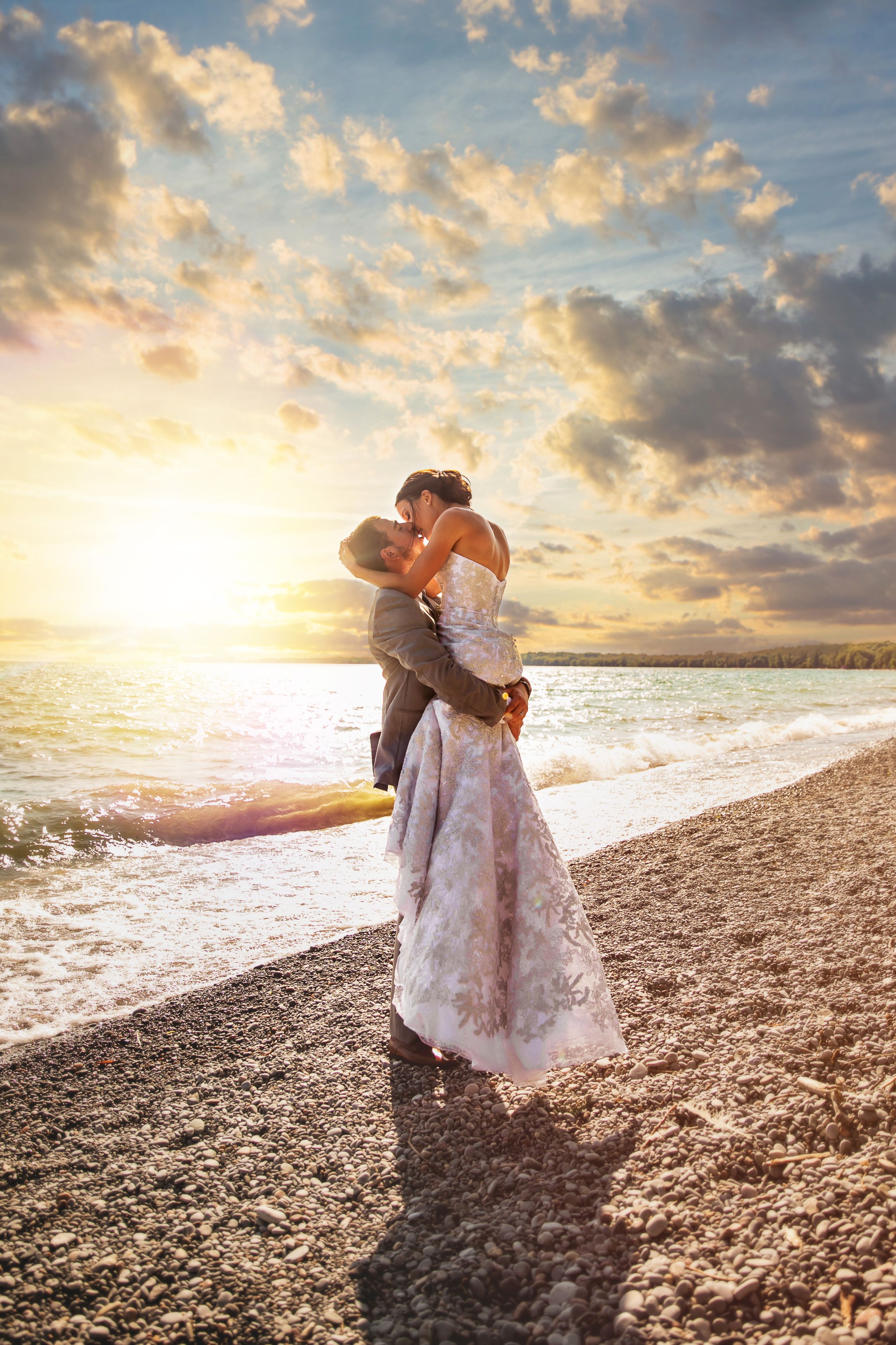 Rustic Farmhouse Backyard Wedding Photos by London Ontario Photographer Shawn Van Daele