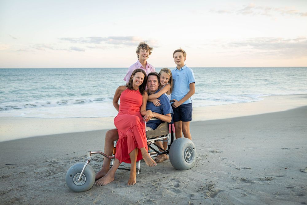 Emerald Isle beach NC photographer offering family photos, senior portraits, and couples.