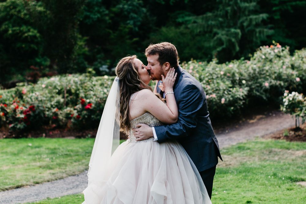 First look photos, Oregon wedding ideas, Portland wedding, rose garden wedding, Oregon wedding photographer,