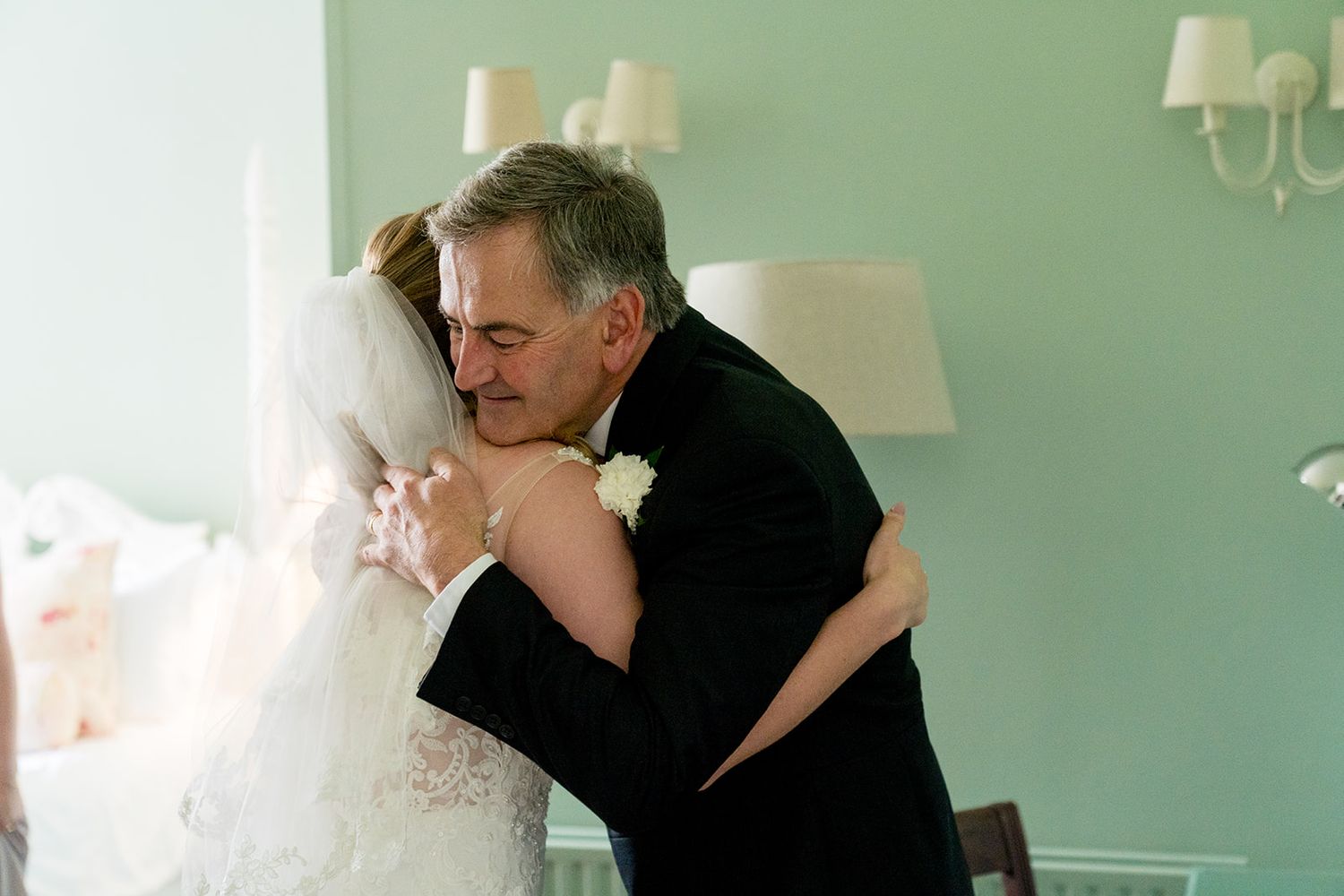 father of bride cuddle