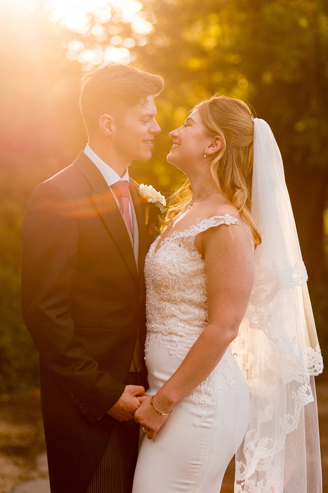 golden hour couple photos at moorhill house