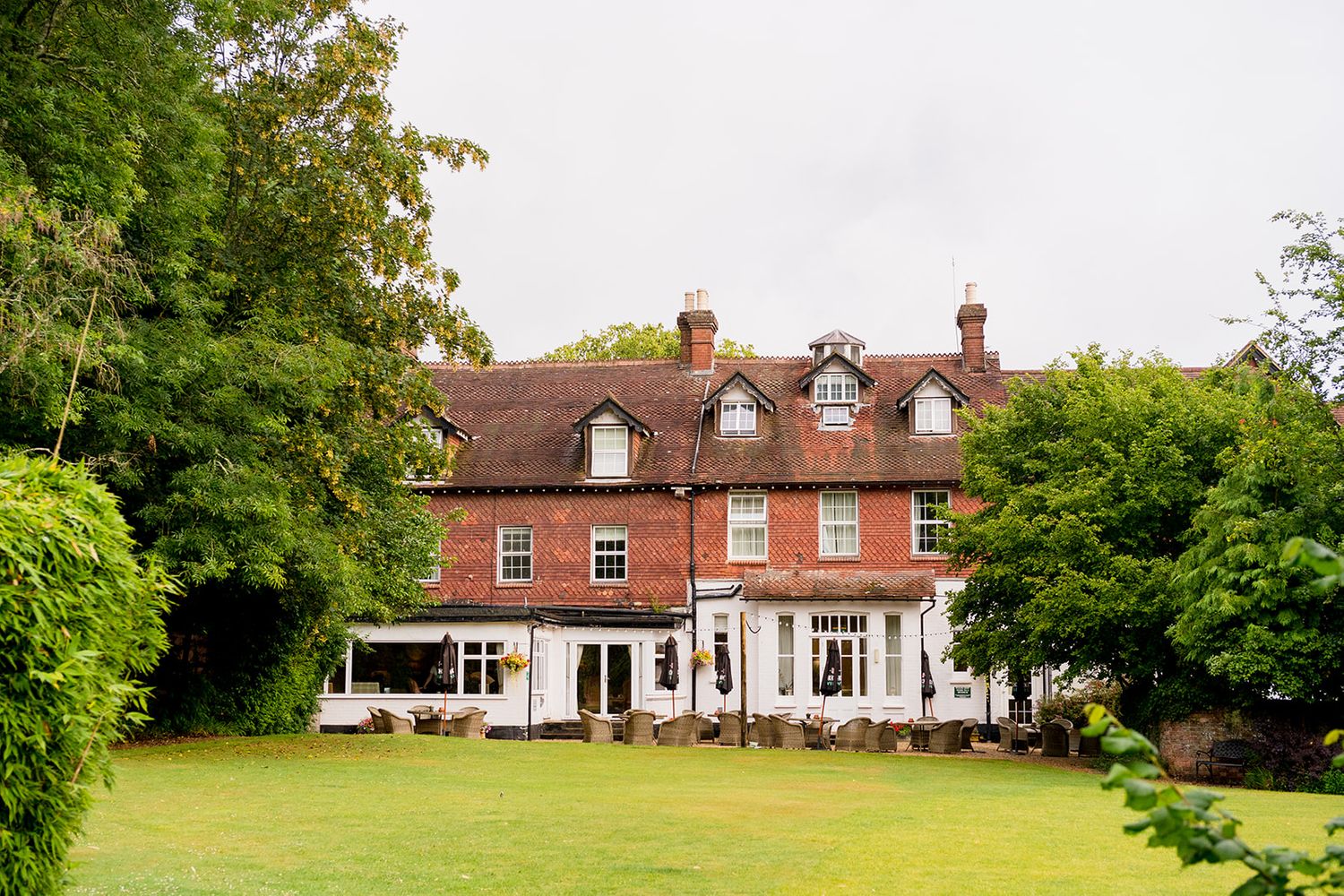garden wedding venues in the new forest