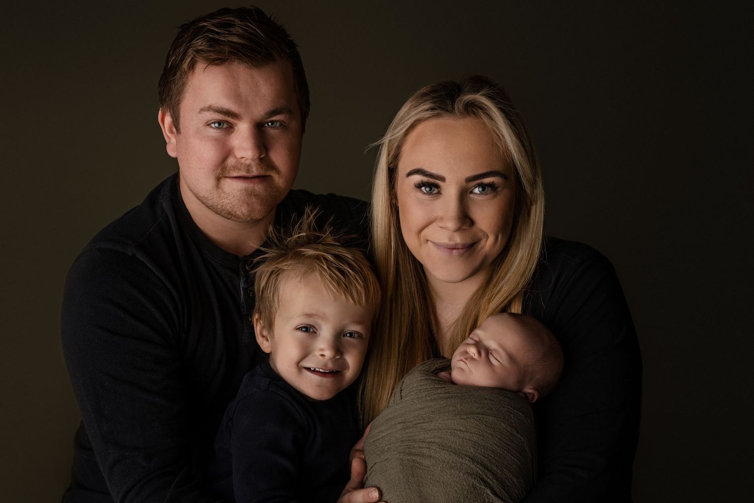 Nyfødtfotografering Trondheim, Nyfødtfotografering Trøndelag, Nyfødtfotografering Melhus, Nyfødtfotograf Malin Berdal. Nyfødtfoto