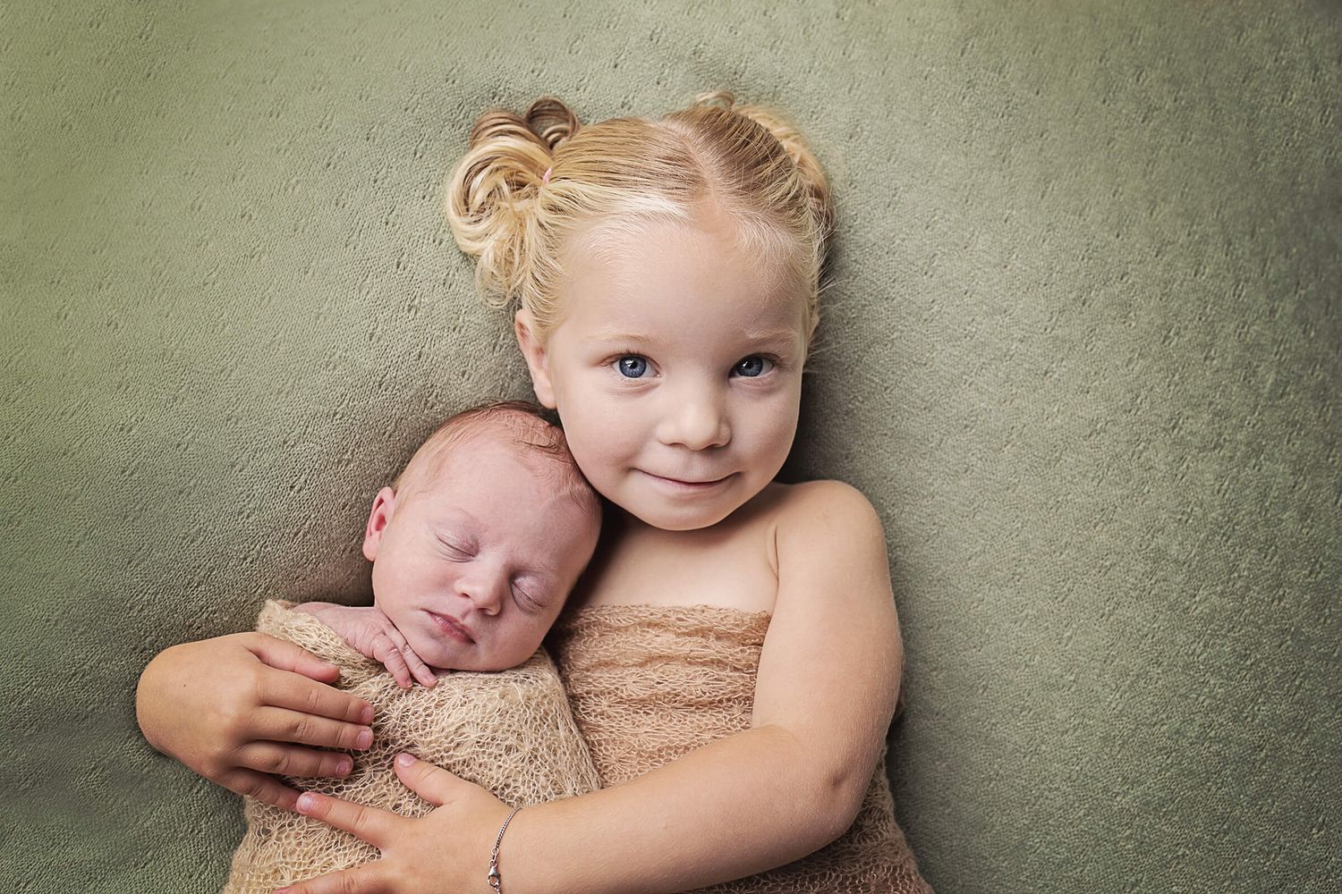 Newbornfotografie zusjes