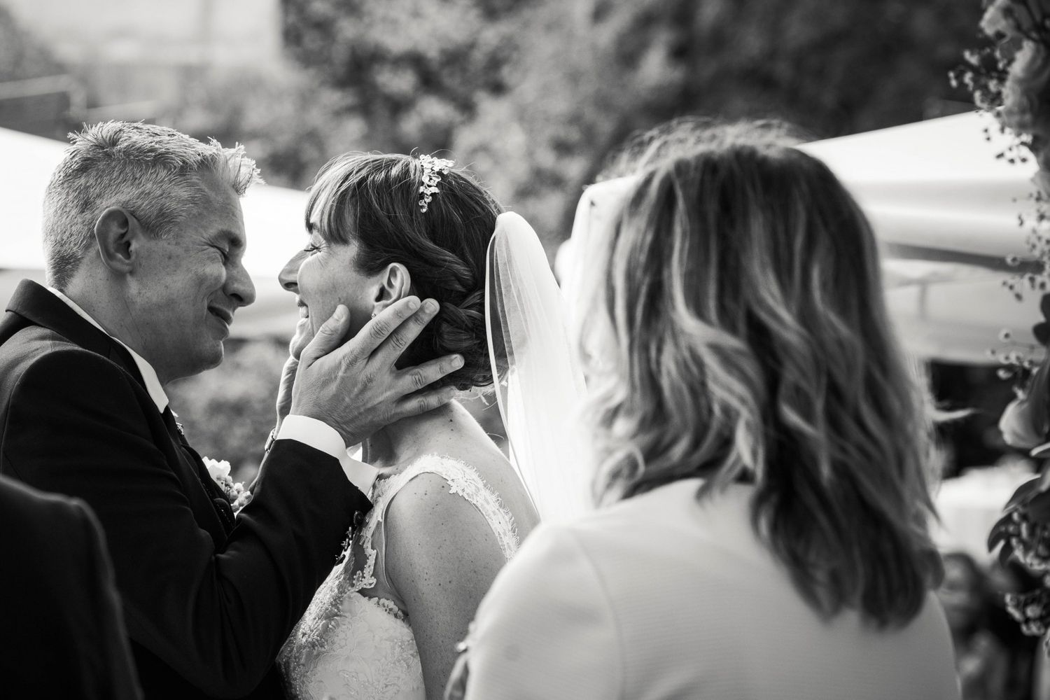 Fotografo matrimonio Genova
Video matrimonio professionale
Servizio fotografico matrimonio
Fotografia matrimonio elegante
Videomaker matrimo