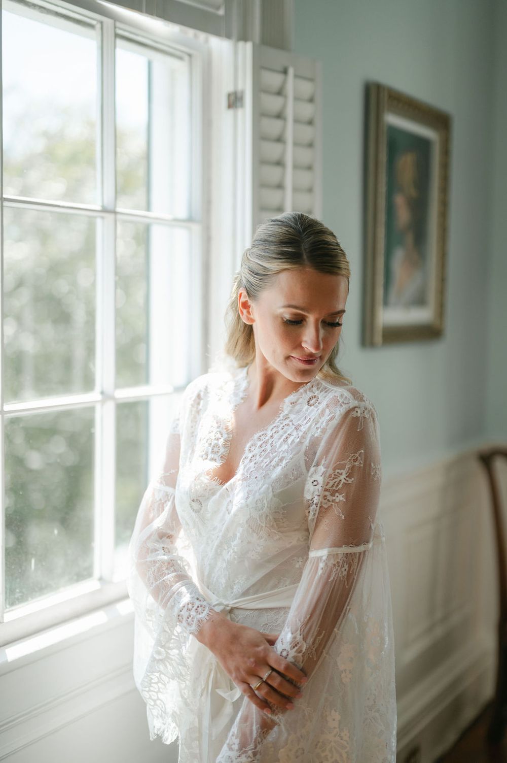 Thomas Bennett House wedding photos from a top Charleston wedding photographer. See more timeless and candid wedding photos Thomas Bennett