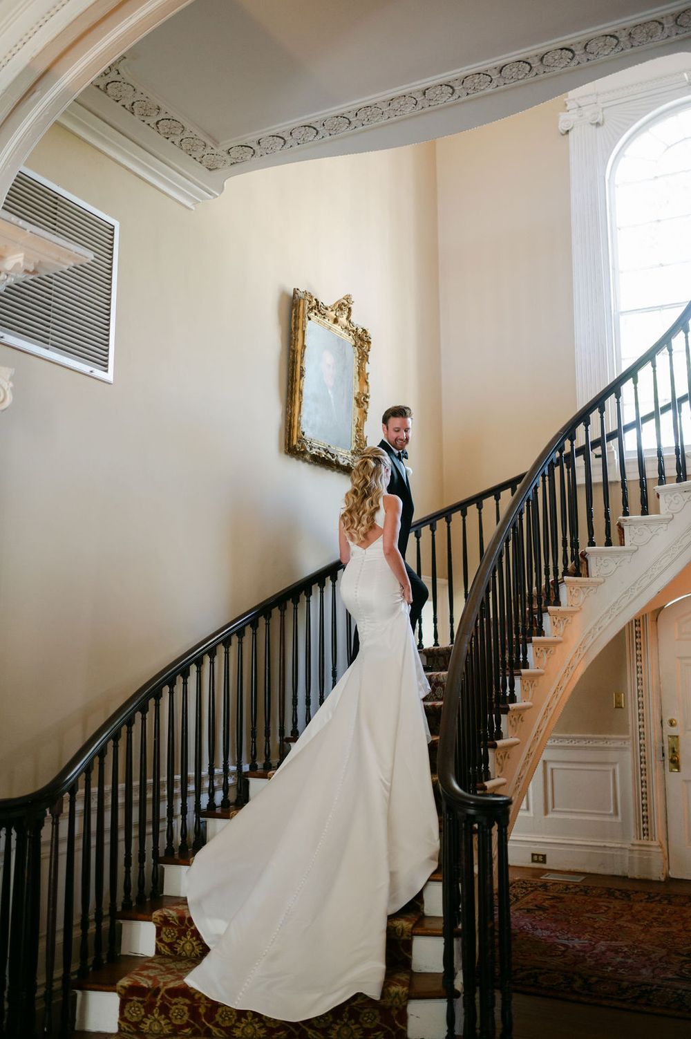 Thomas Bennett House wedding photos from a top Charleston wedding photographer. See more timeless and candid wedding photos Thomas Bennett