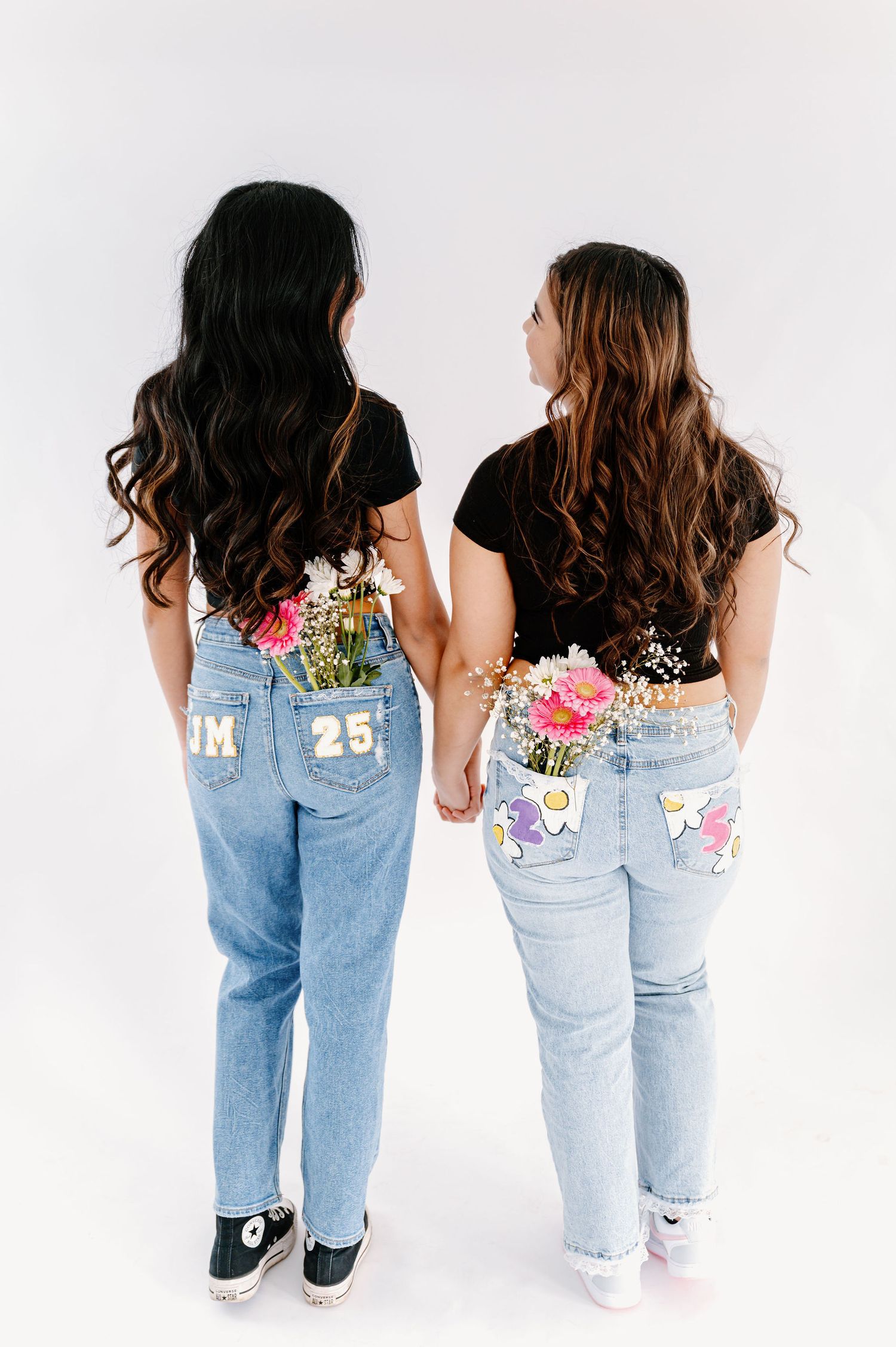Best friend senior pictures at Casa Blanca Tri-Cities