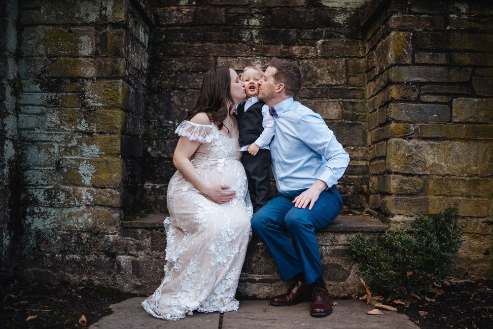 Family portrait at Glenview Mansion