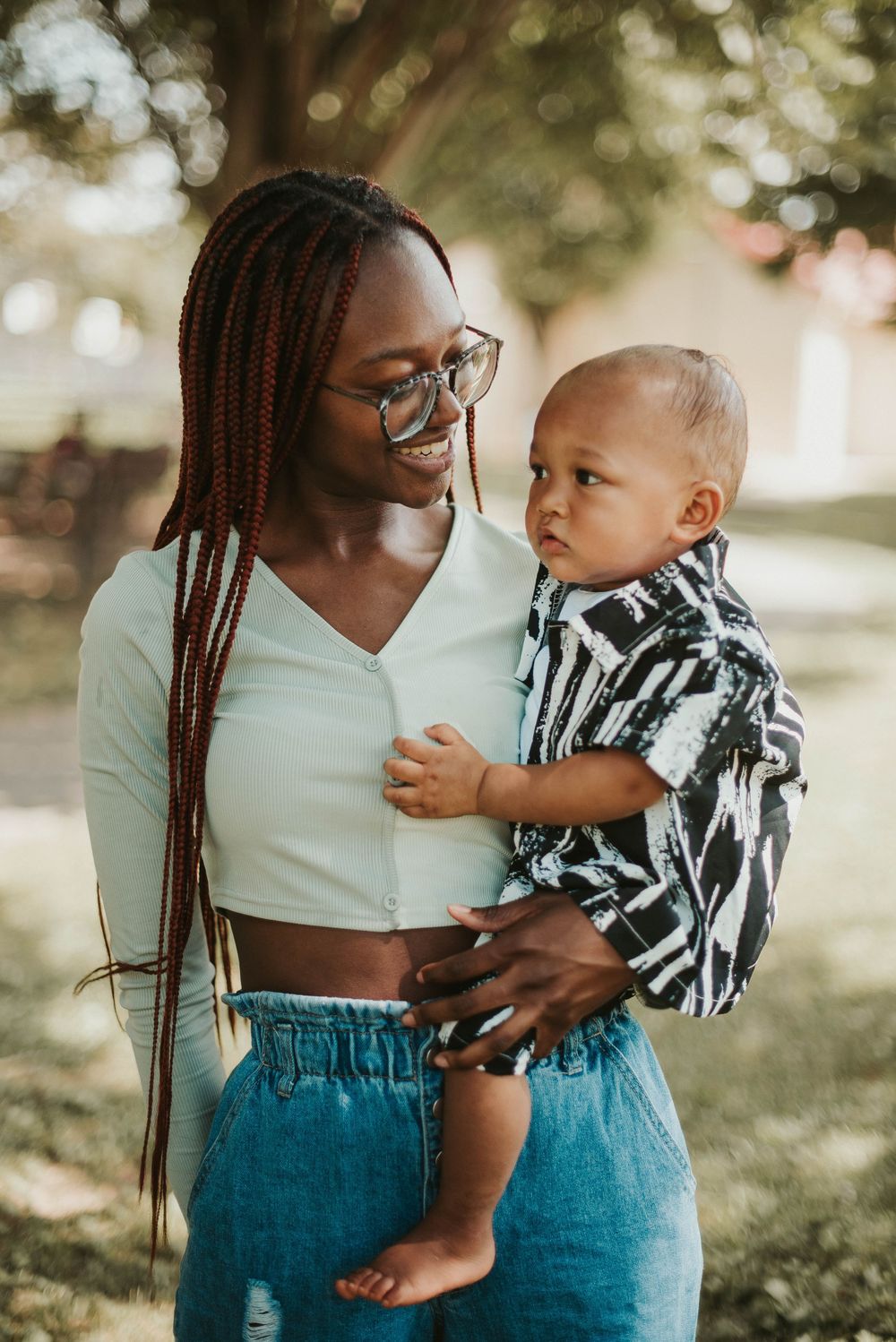 Family portrait session in Rollins Park, Rockville, MD. Photographed by Joey Rushfield of the DMV area.