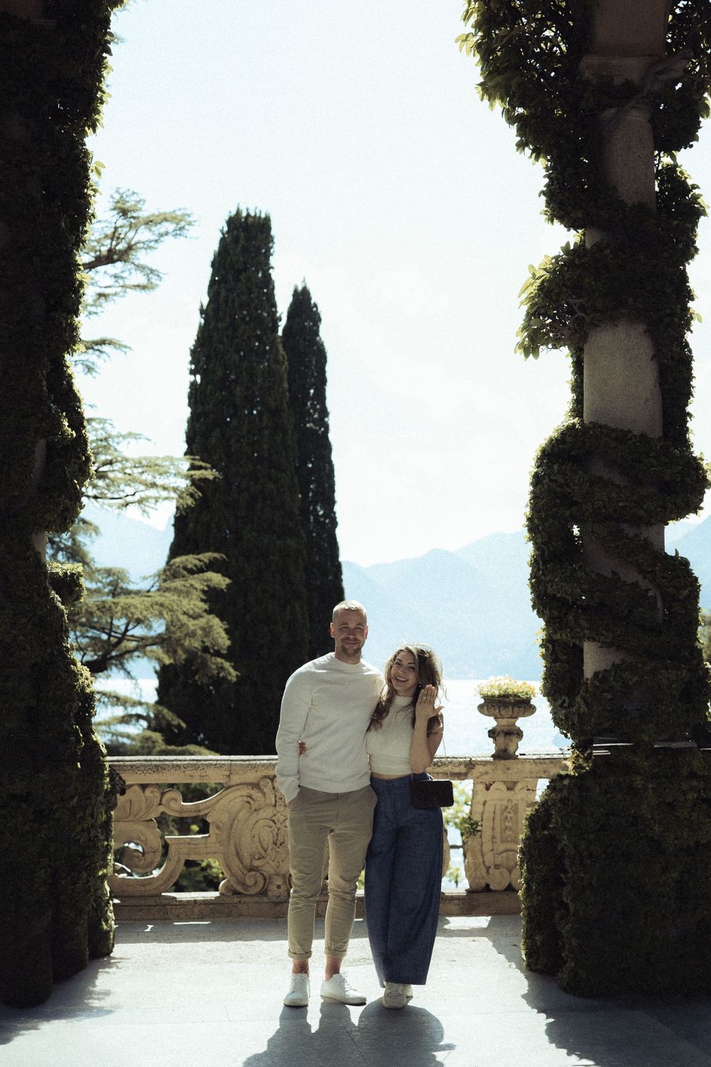 surprise proposal in villa Balbianello, Lake Como, photographer brussels Coralie of the valley