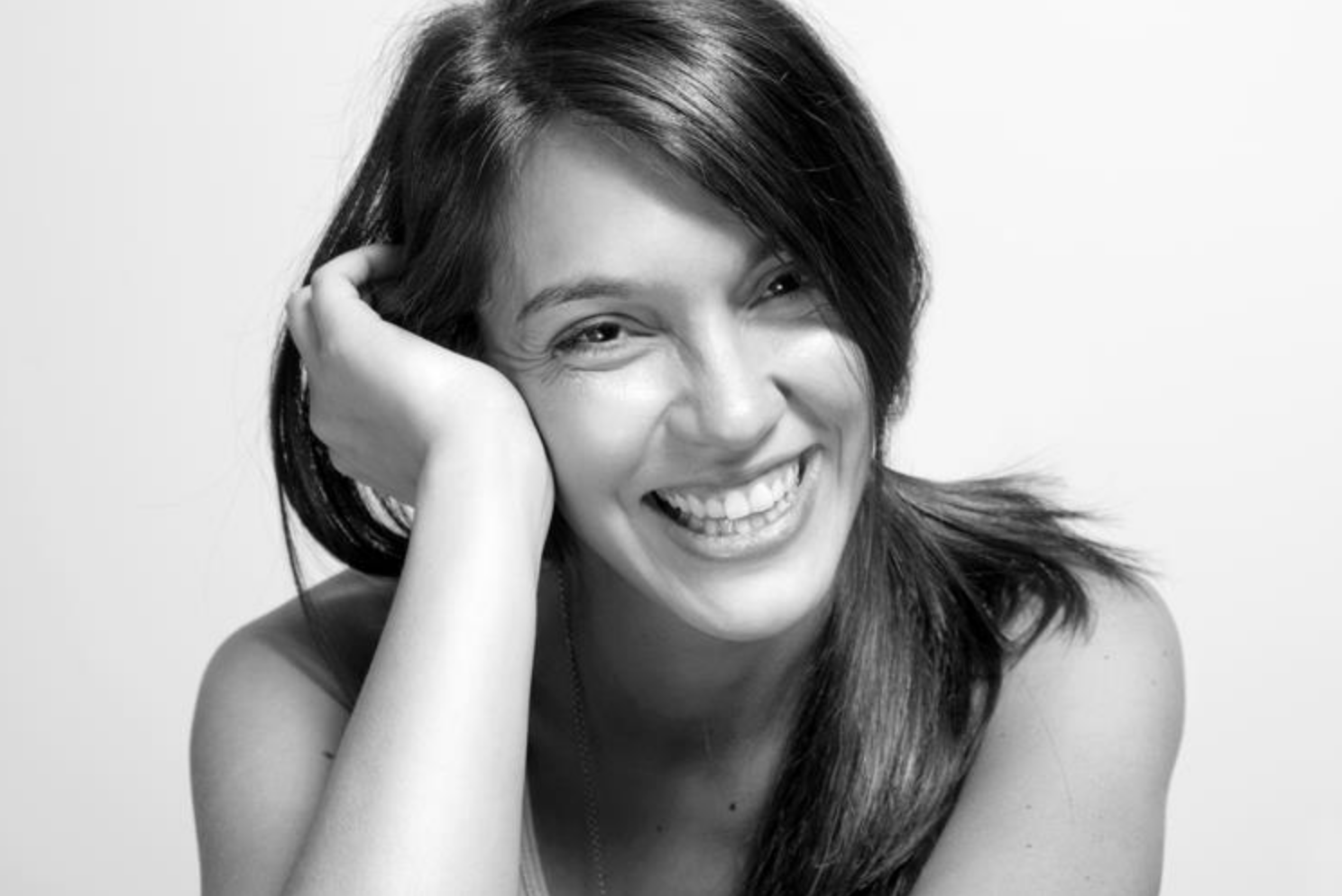 This is Melanie Jivov, London based motherhood, family and newborn photographer for Leo and Bash Photography.