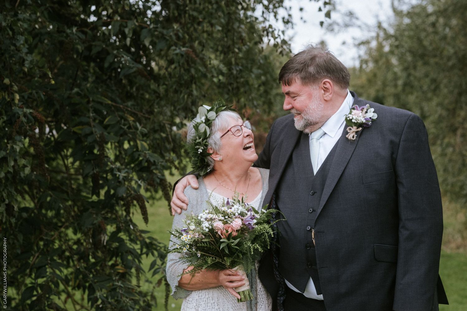 Documentary wedding photography of a bride and groom in St. James Baptist Church in Lincolnshire