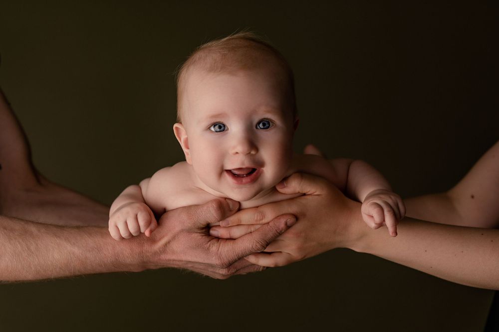 Utefotografering melhus
Barnefotografering Trondheim, Trøndelag, Melhus, babyfotograf Malin Berdal. Studiofotograf Studio bilder.