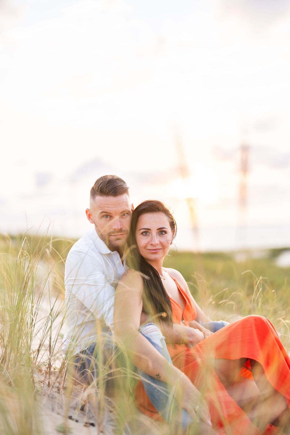 photo séance photo photographe couple océan coucher de soleil plage amour fiançailles souvenirs shooting photo à deux