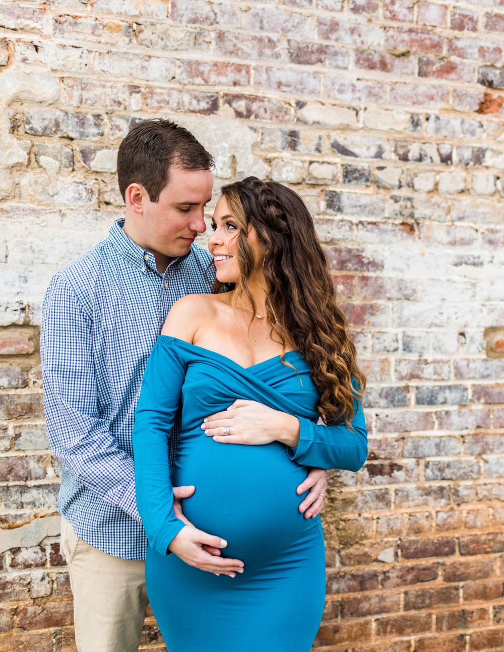 When should you have maternity photos taken? Brooke Grogan Photography weighs in on what she recommends.