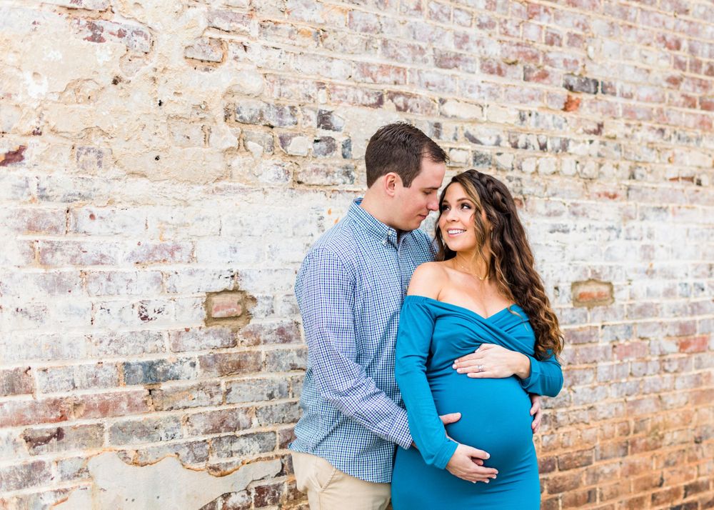 When should you have maternity photos taken? Brooke Grogan Photography weighs in on what she recommends.