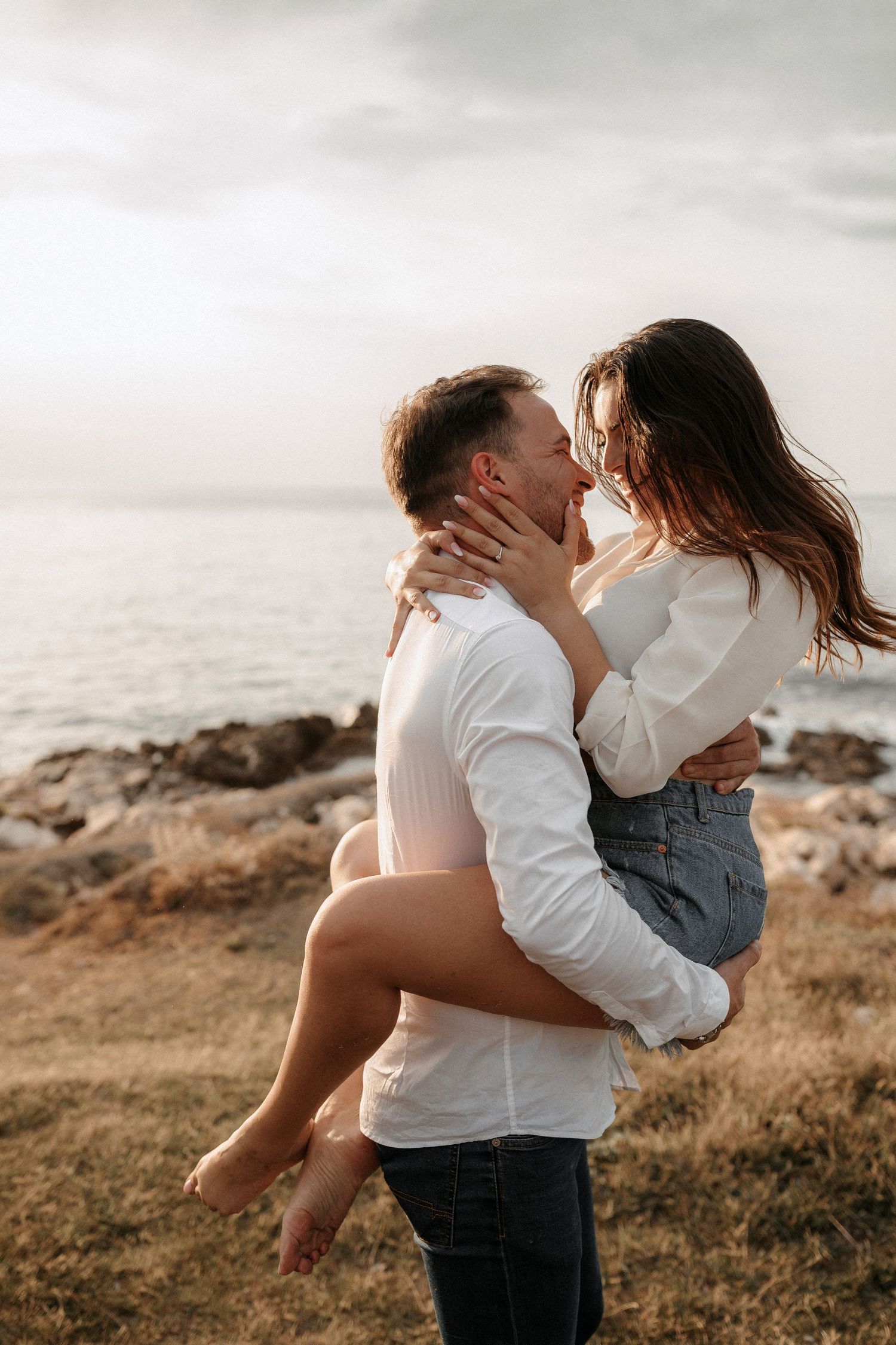 Puglia - couple - prematrimoniale - sessione di coppia - mare - spiaggia- dog - wedding photographer - matrimonio